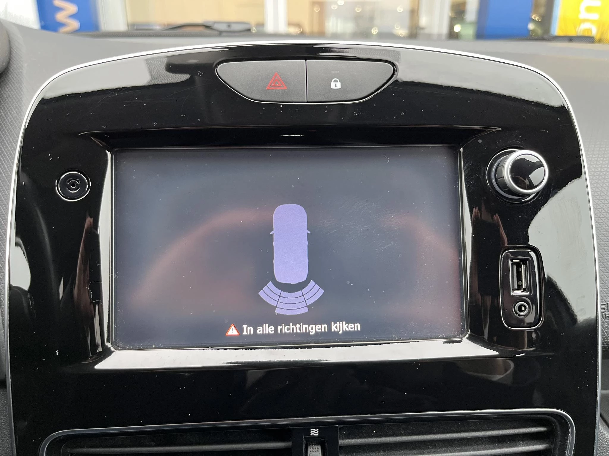 Renault-Clio-image-28