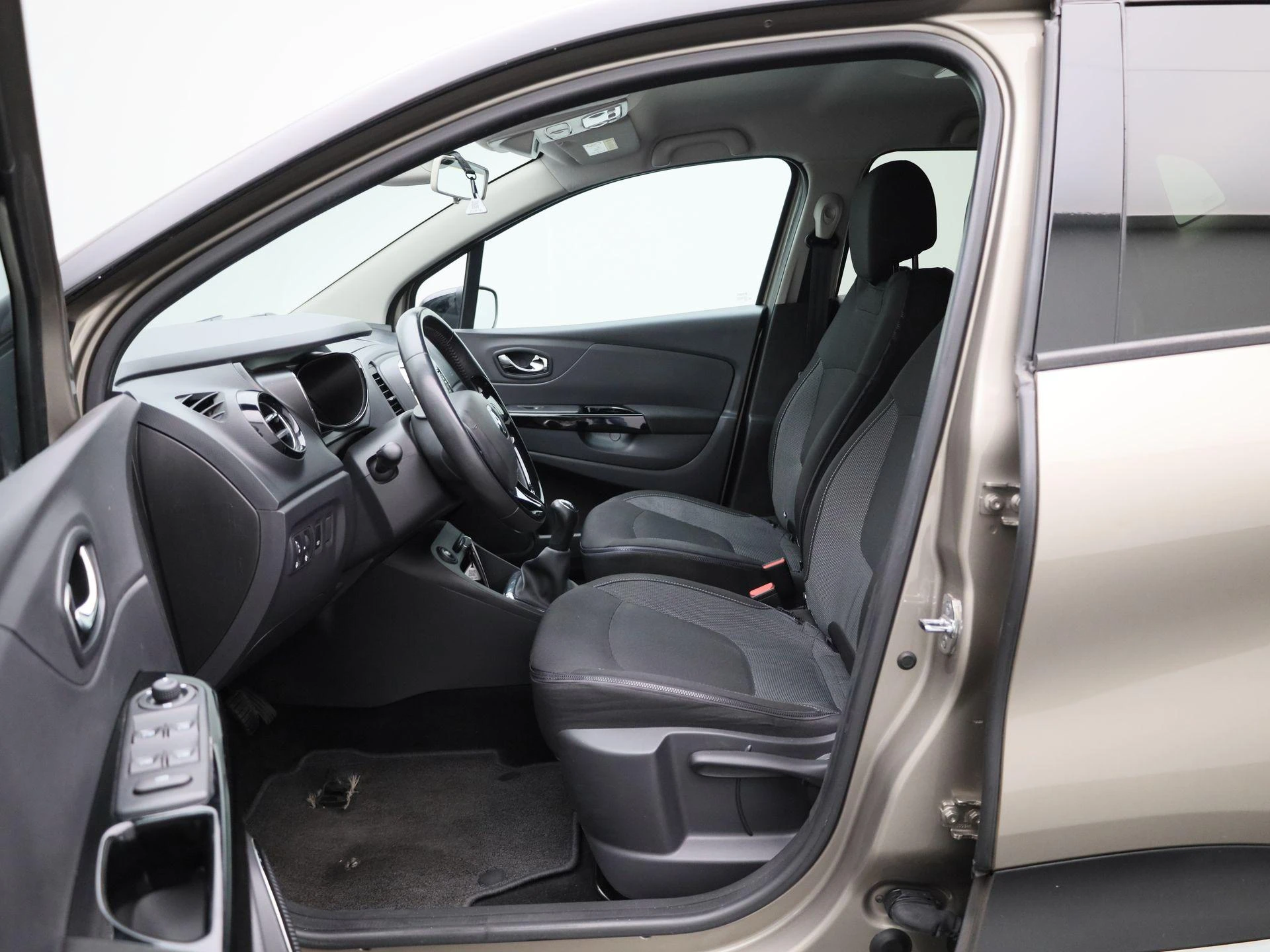 Renault-Captur-image-8