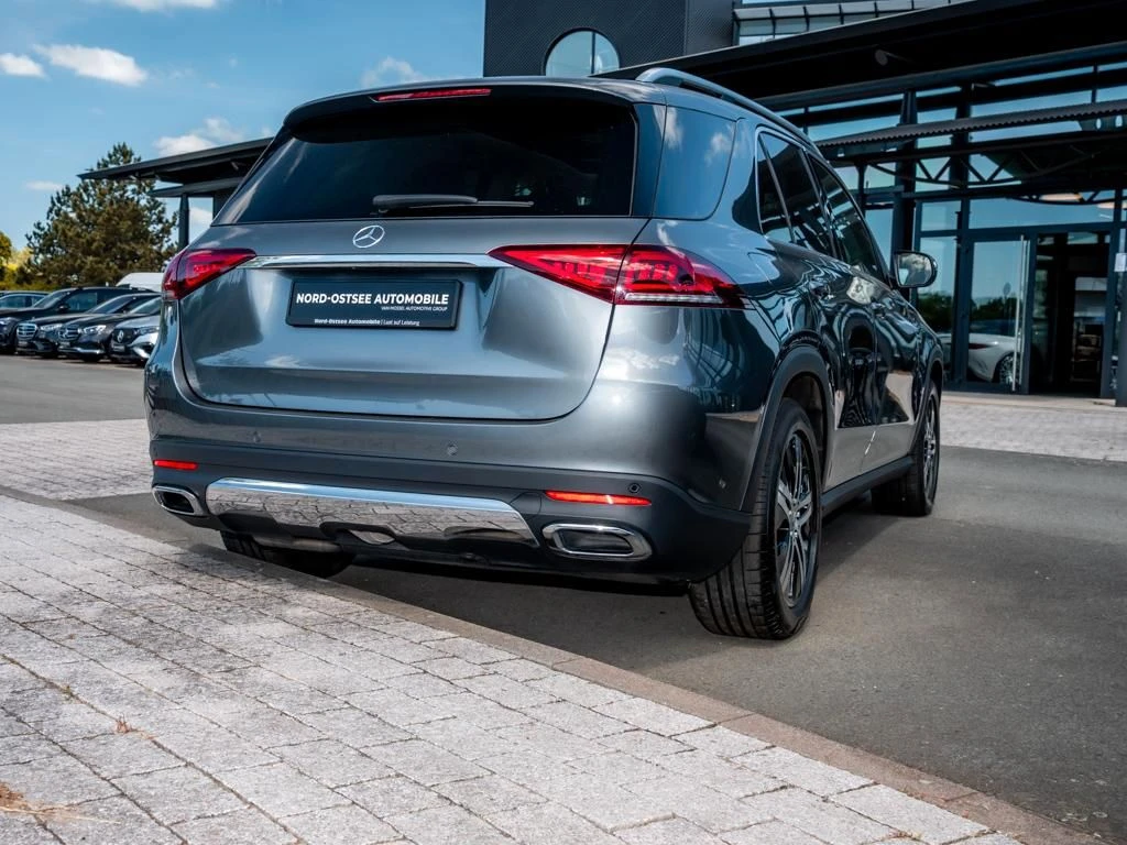 Mercedes-Benz-GLE 400 d-image-5