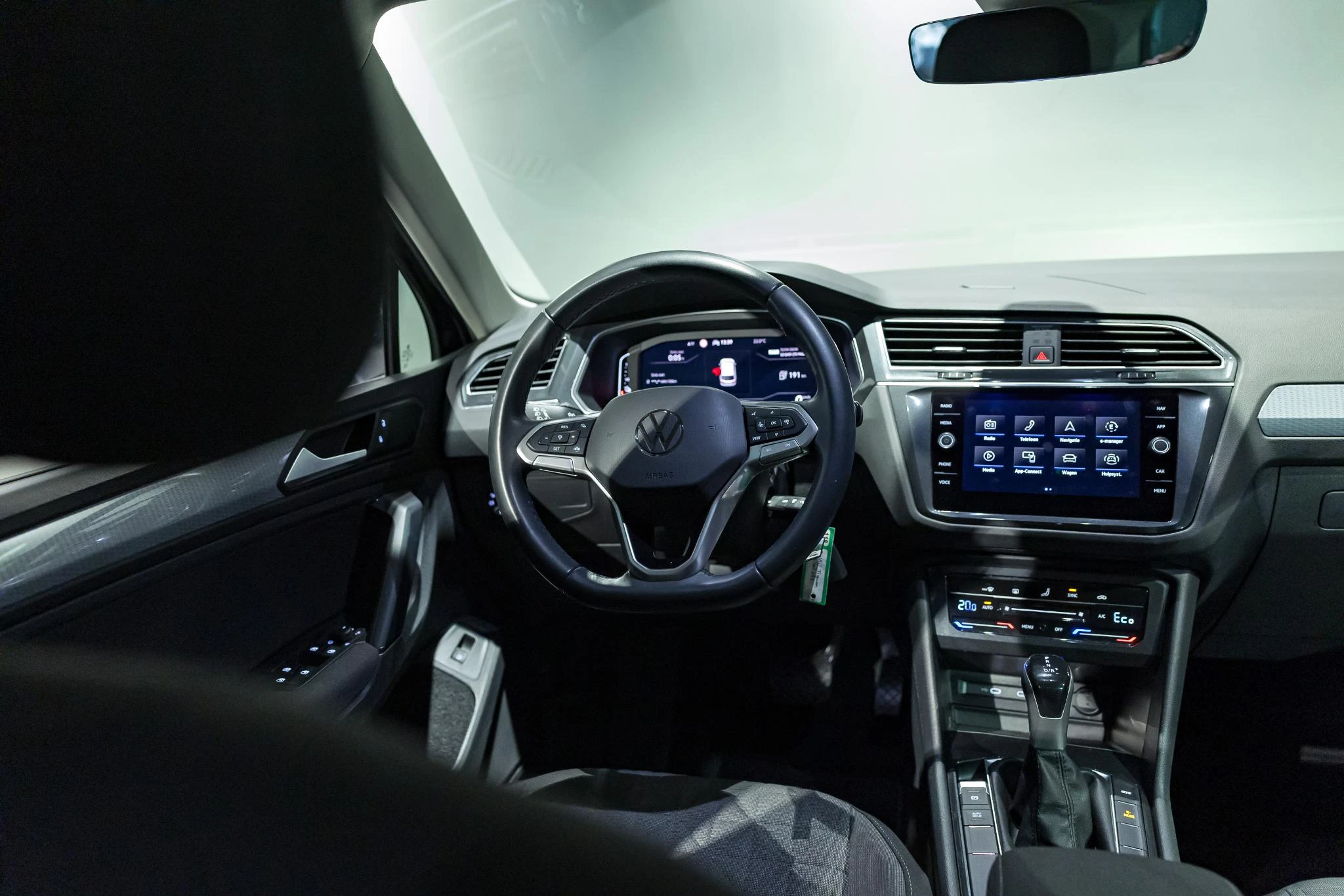 Volkswagen-Tiguan-image-21