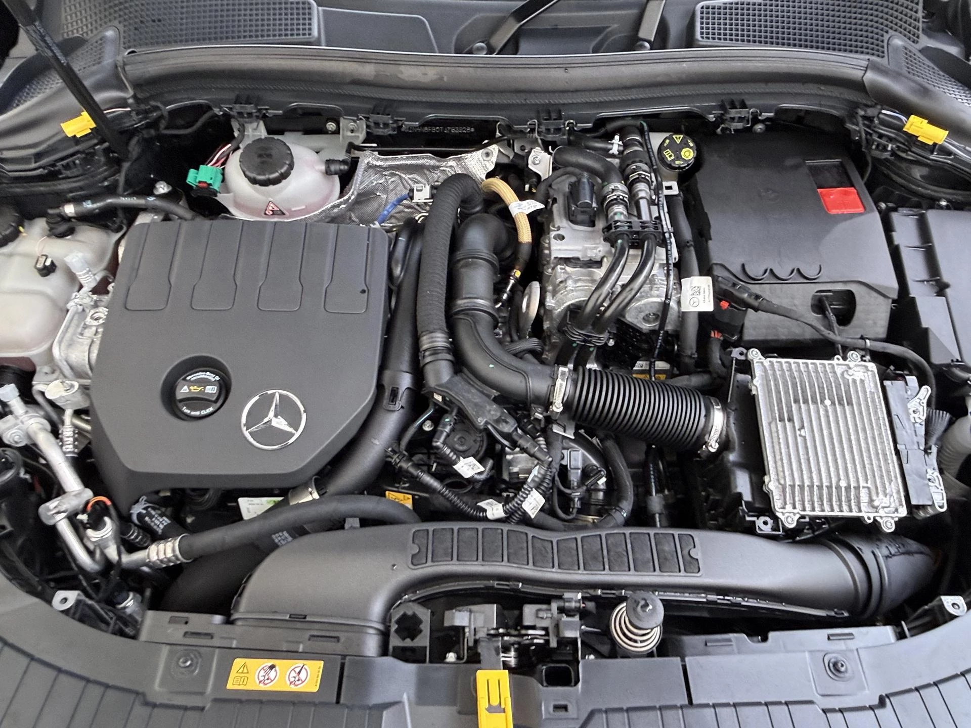 Mercedes-Benz-GLA-image-4