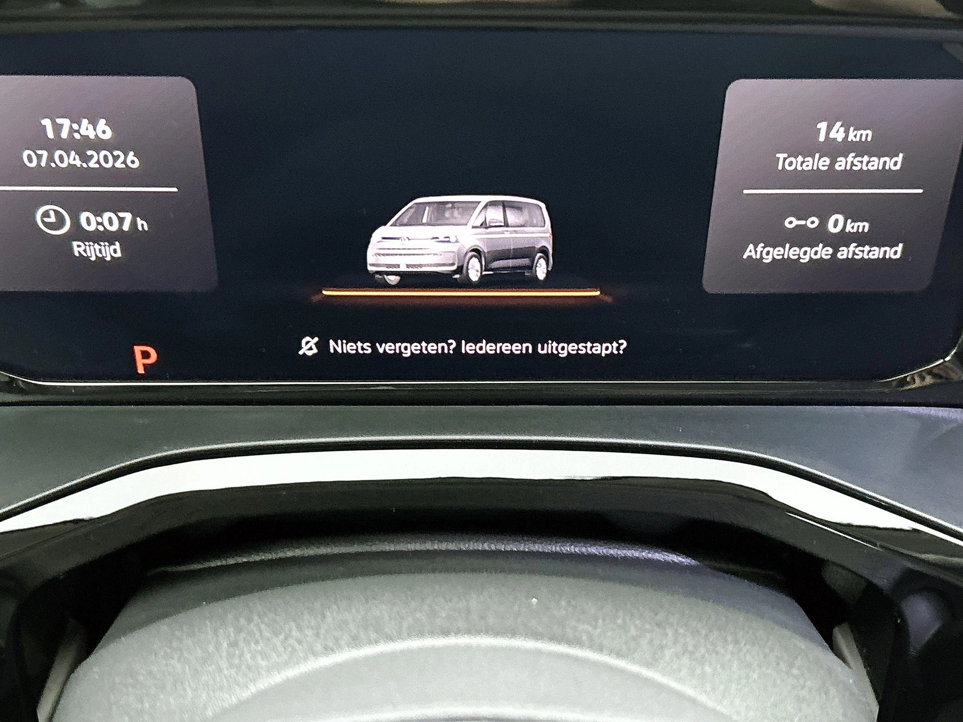 Volkswagen-Multivan-image-8