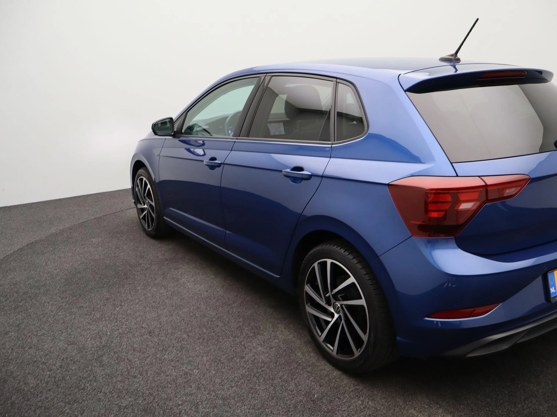 Volkswagen-Polo-image-35