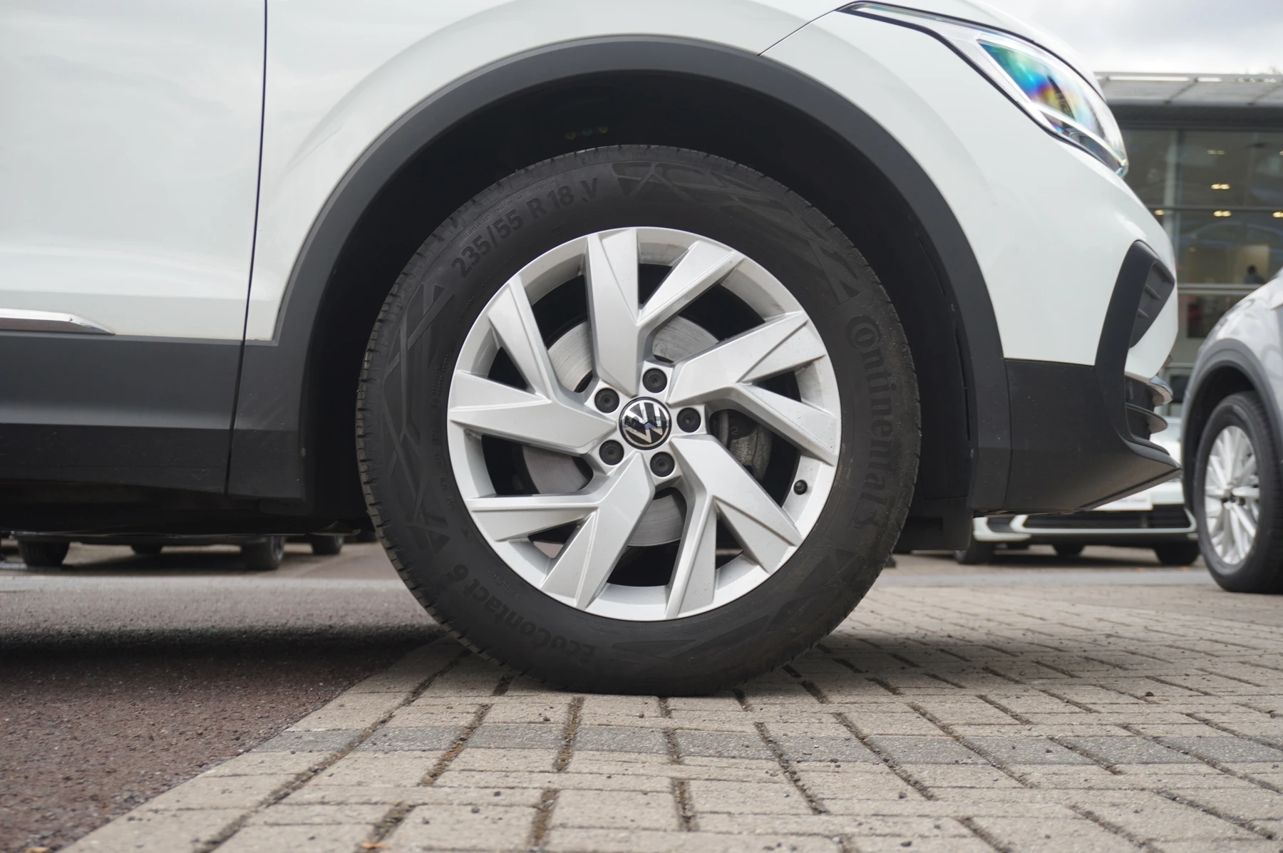 Volkswagen-Tiguan-image-19