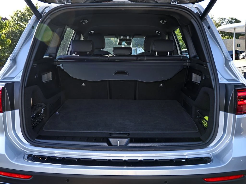 Mercedes-Benz-GLB 200 d-image-14