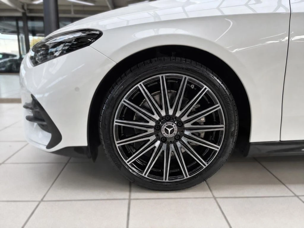 Mercedes-Benz-CLA 250+-image-5