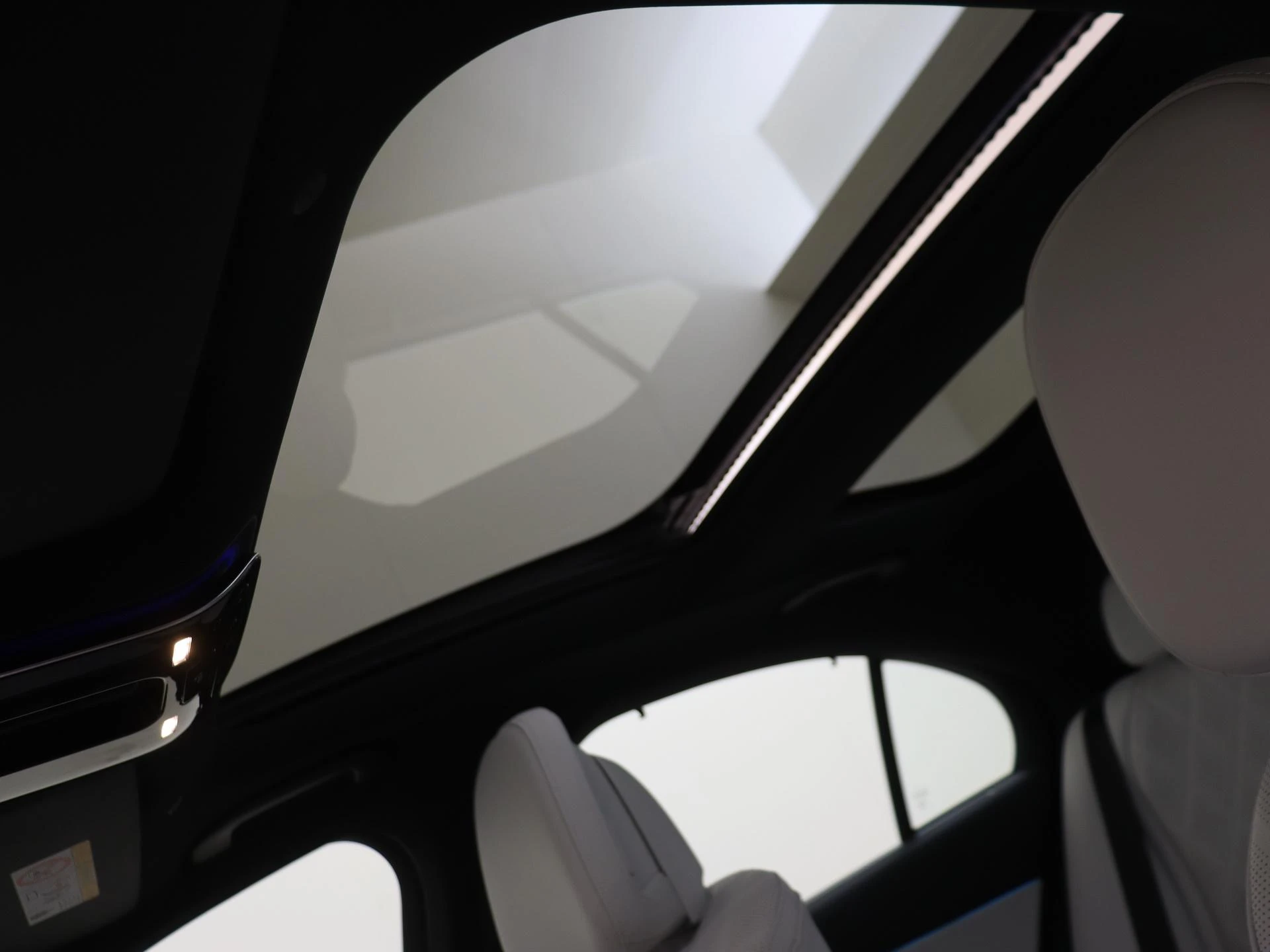 Mercedes-Benz-E-Klasse-image-26