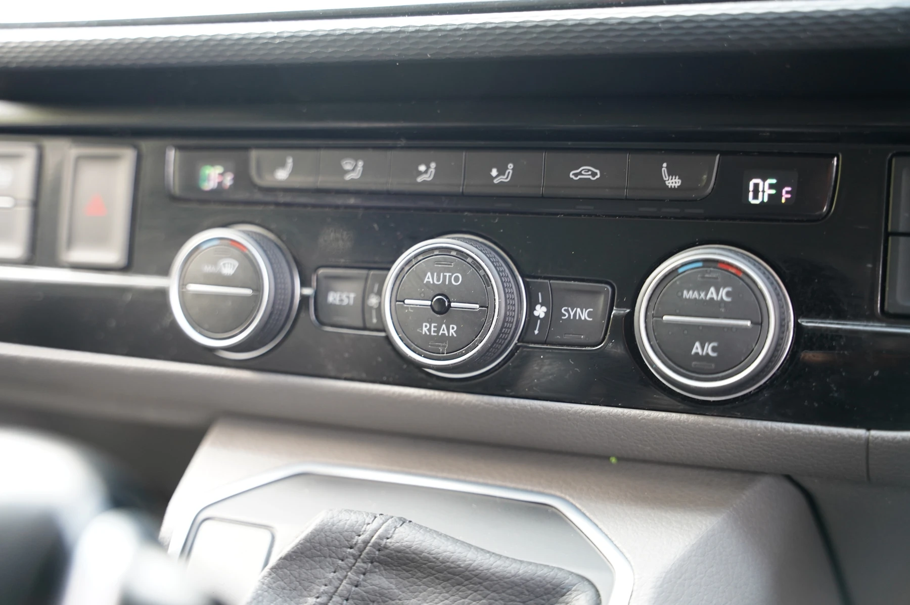Volkswagen-California-image-30