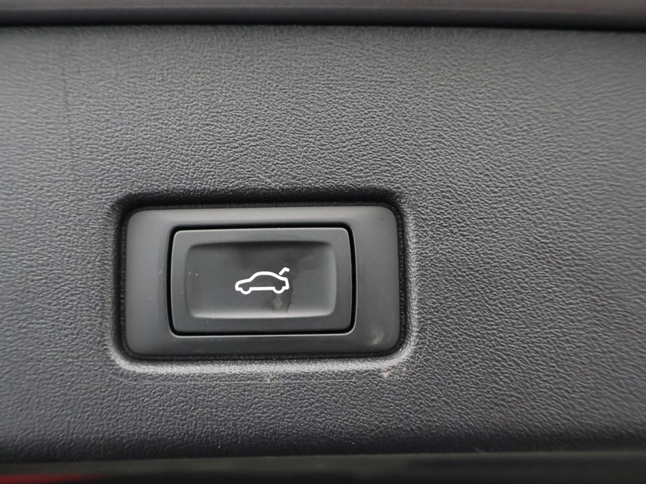Audi-Q4 e-tron-image-27