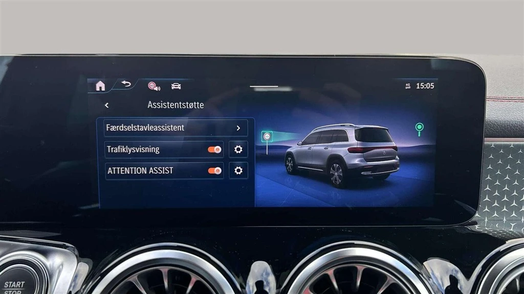 Mercedes-Benz-EQB-image-20