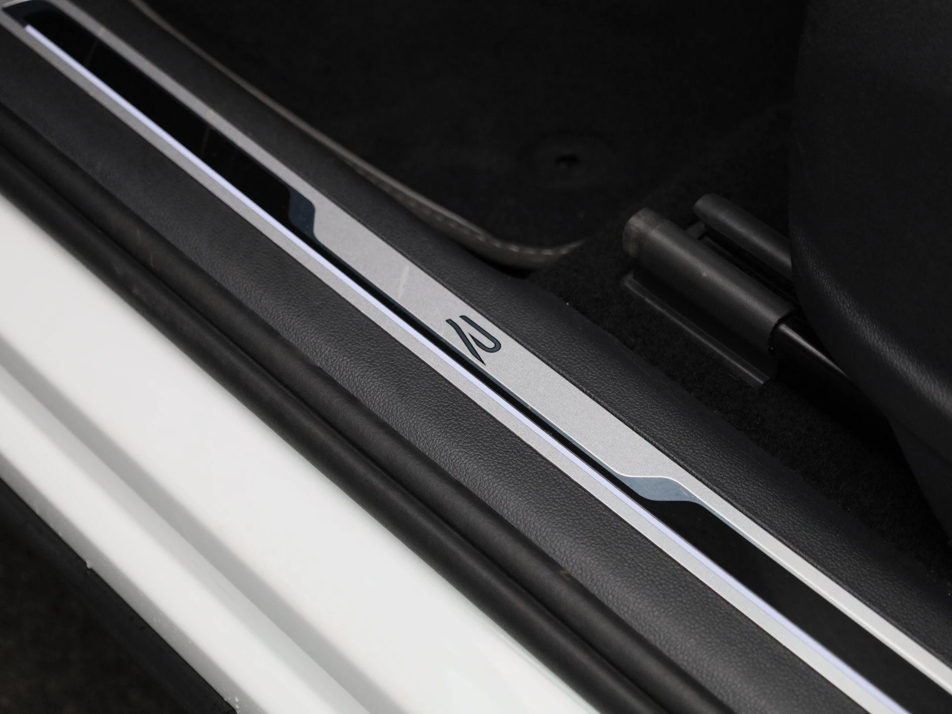 Volkswagen Tiguan 1.4 TSI eHybrid R-Line Business+ 245 PK|