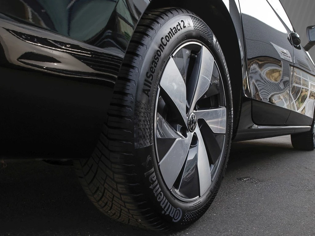 Volkswagen Passat Variant 1.5eTSI DSG Business AHK/Navi/RFK