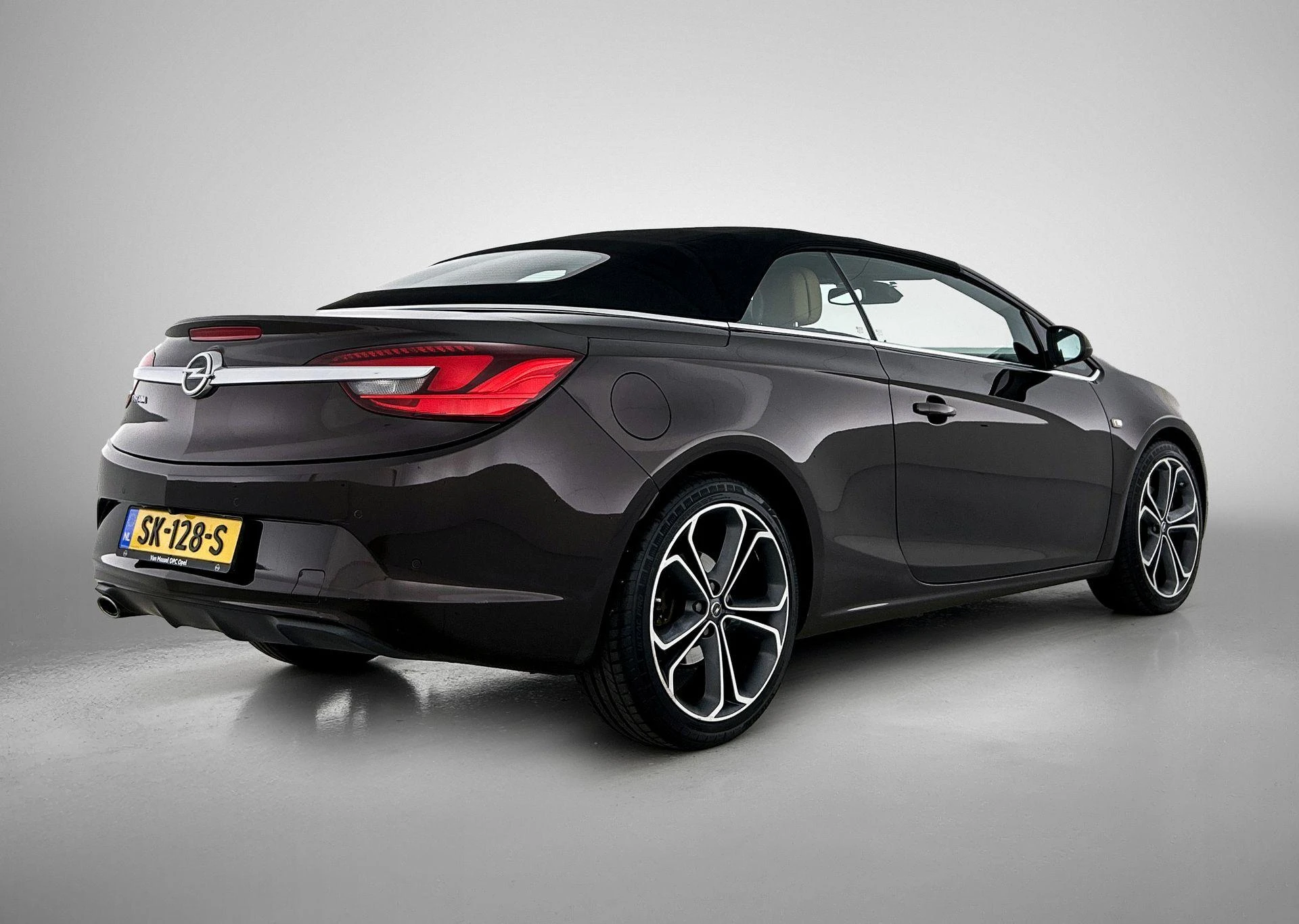 Opel-Cascada-image-3