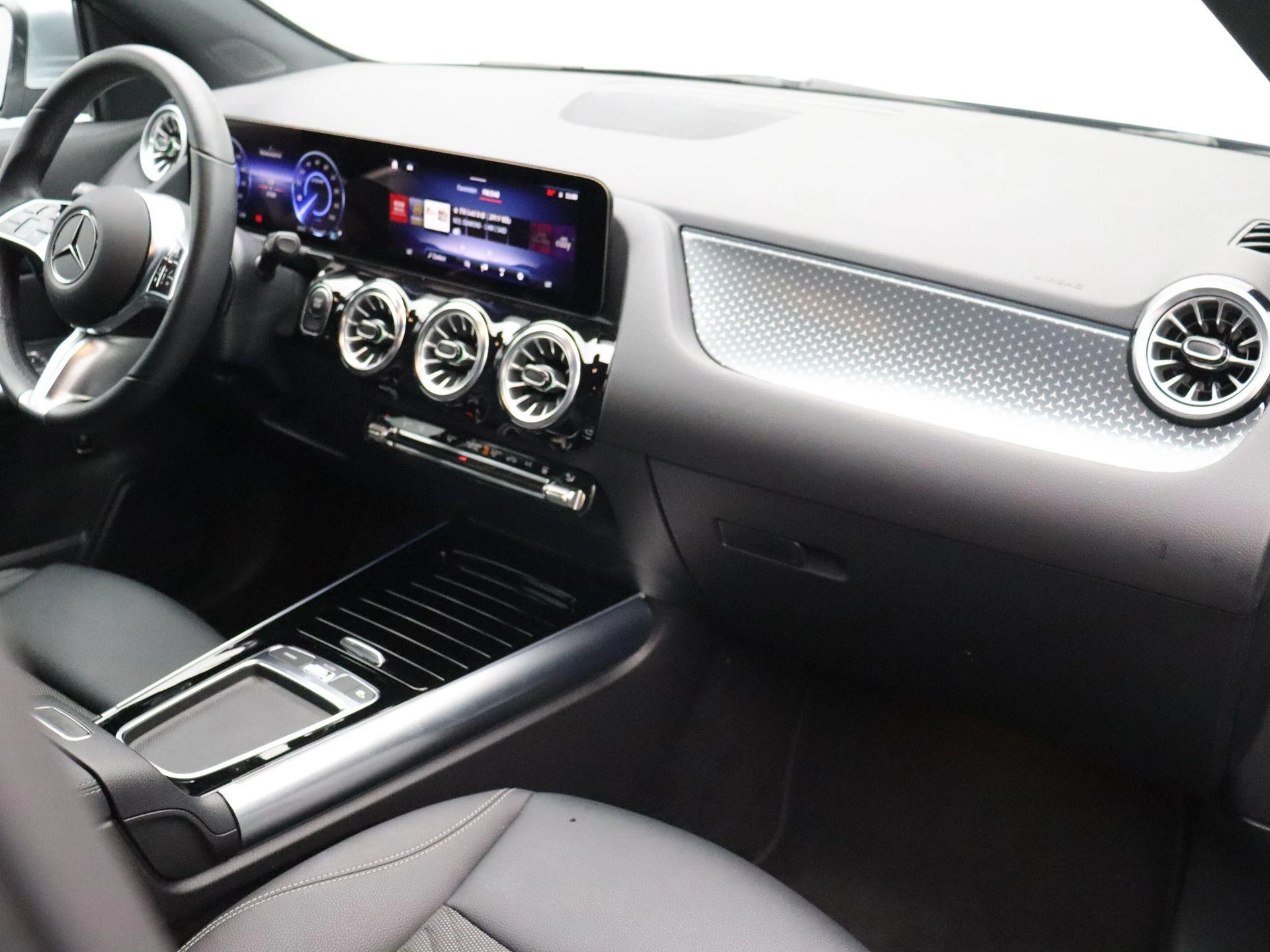 Mercedes-Benz EQA 250+ Business Line