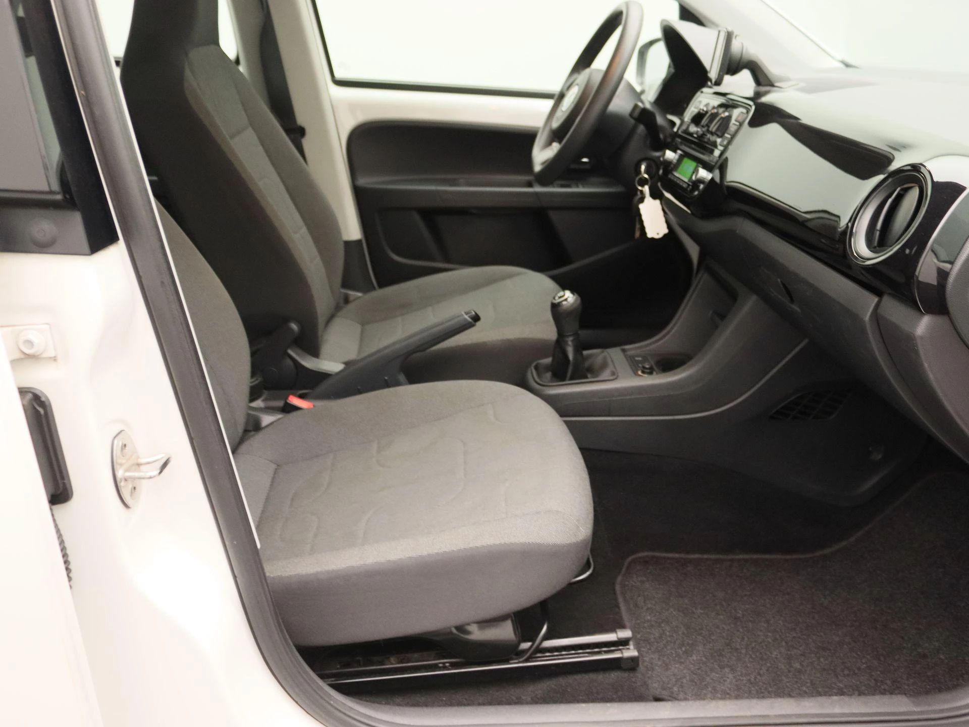 Volkswagen-up!-image-20