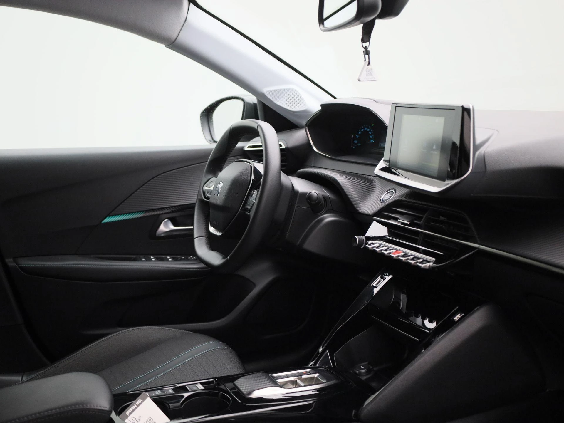 Peugeot e-208 - 29