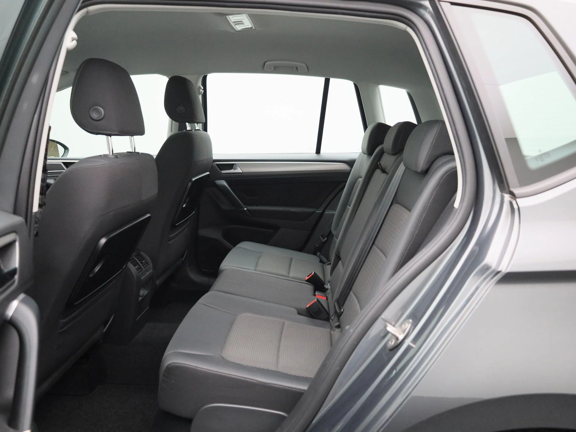 Volkswagen-Golf Sportsvan-image-9