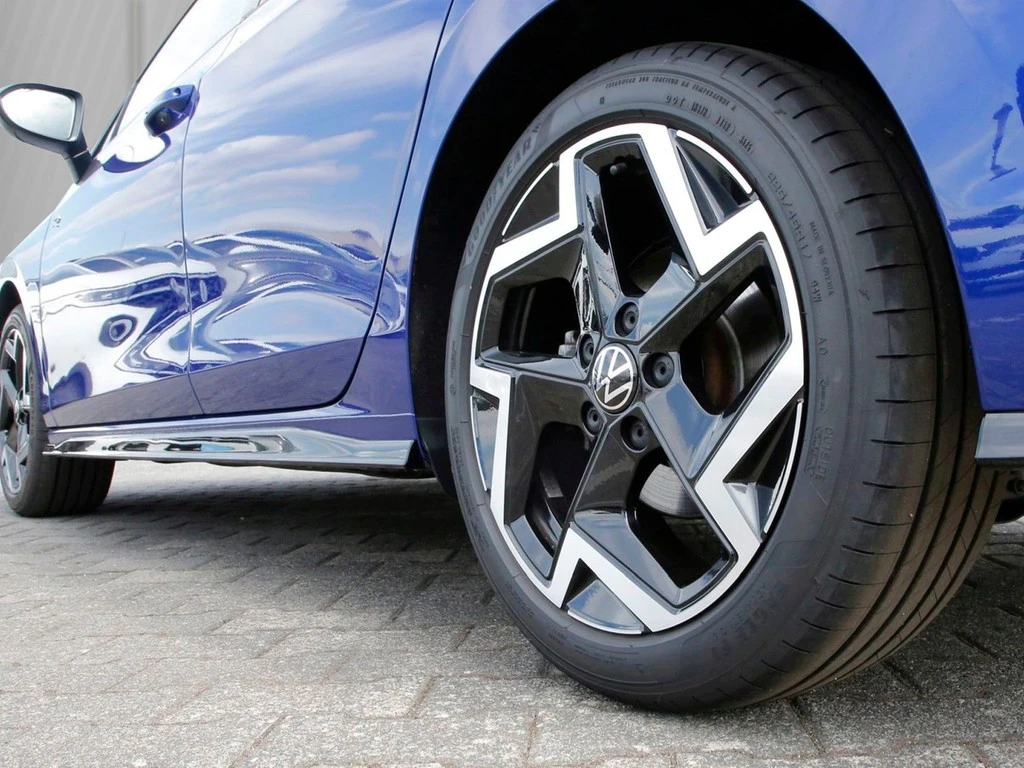 Volkswagen-Golf-image-3