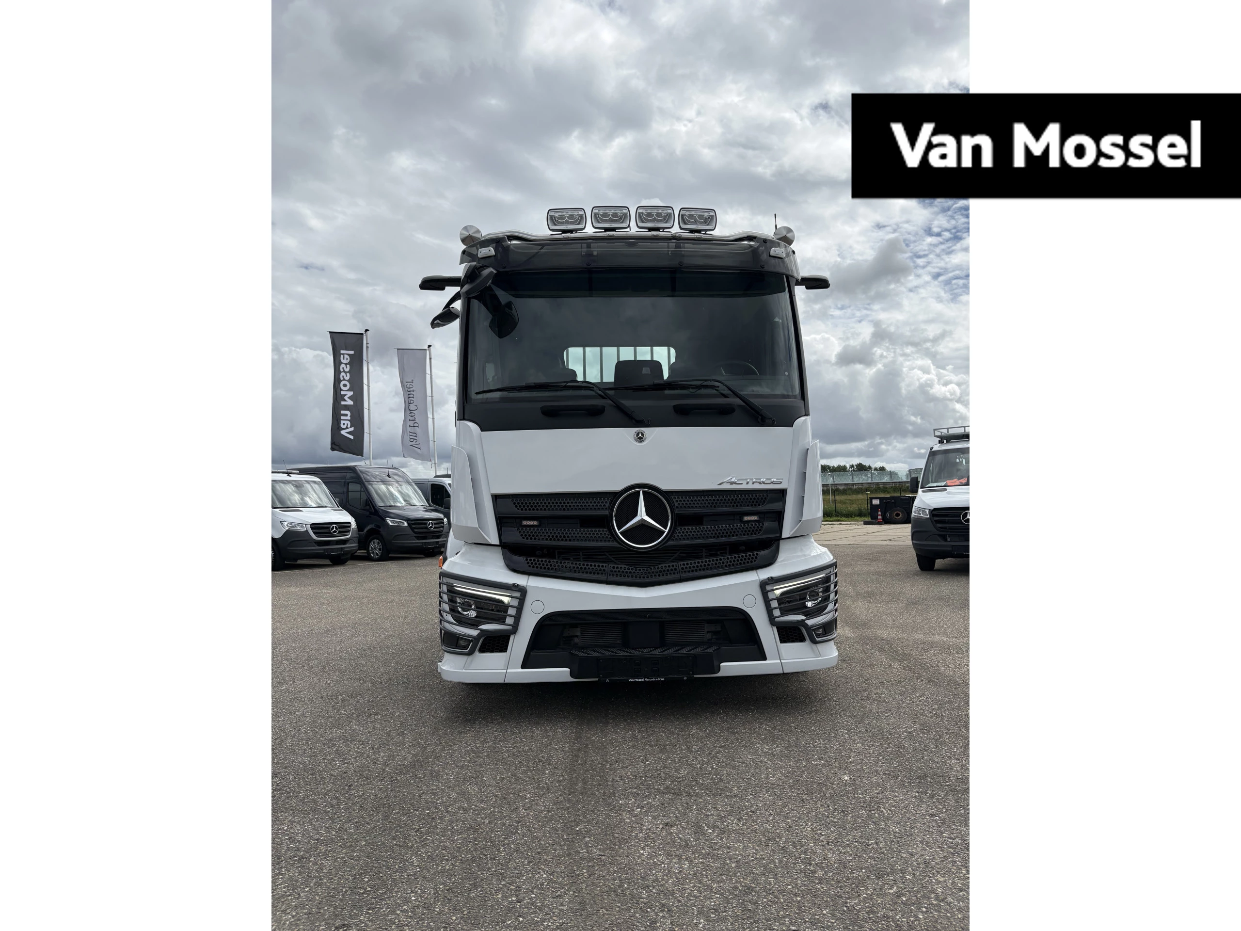 Mercedes-Benz-Actros-image-6