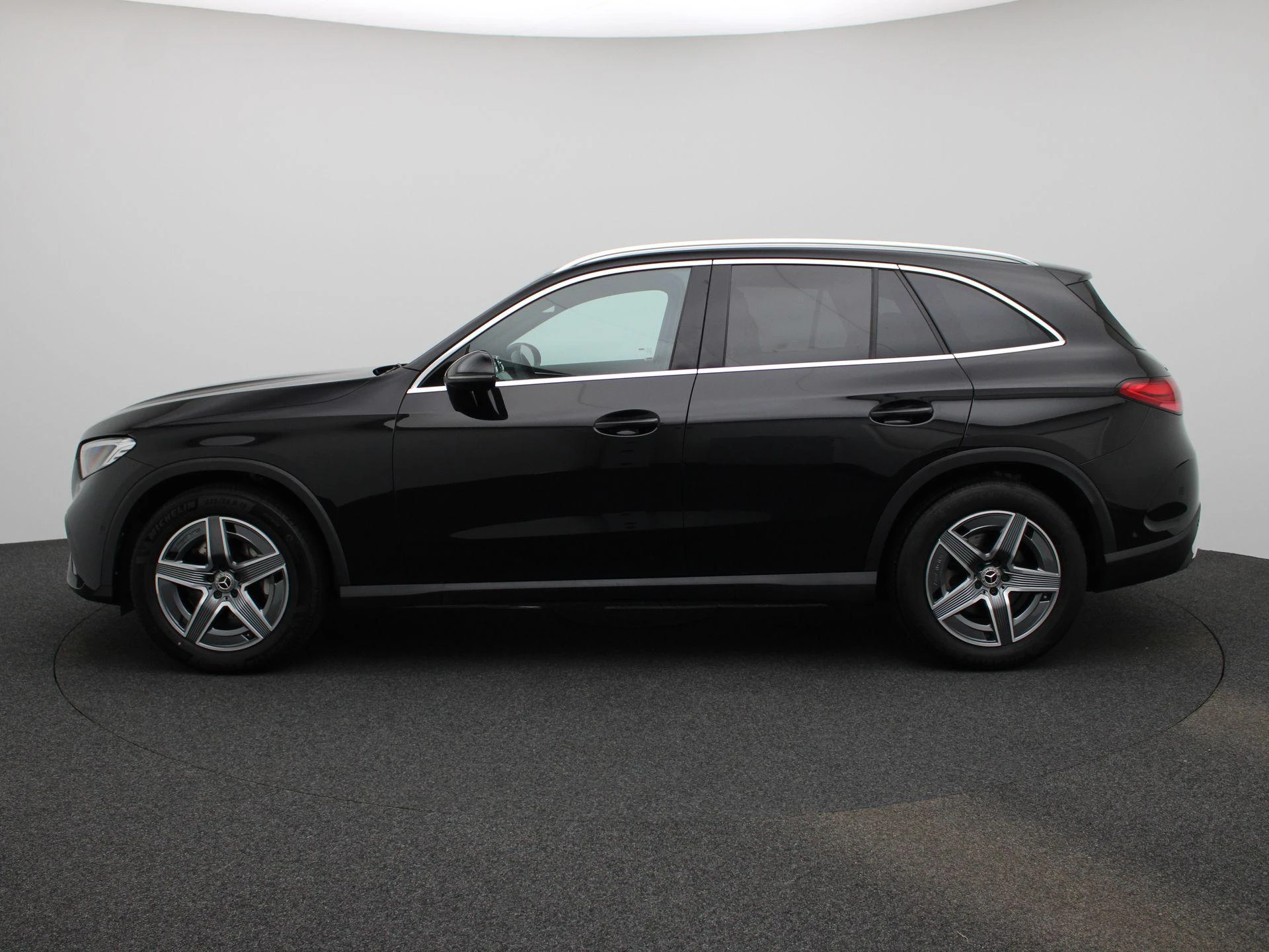 Mercedes-Benz-GLC-image-3