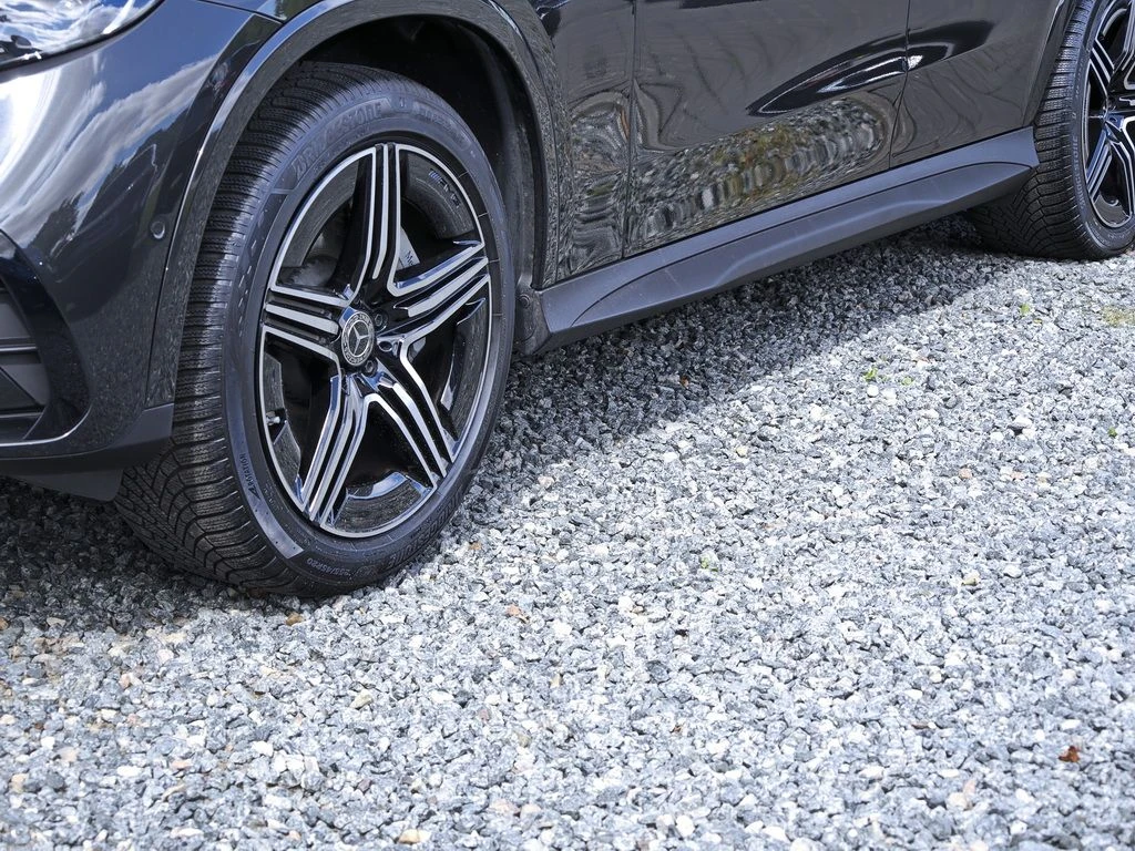 Mercedes-Benz-GLC 220 d-image-6