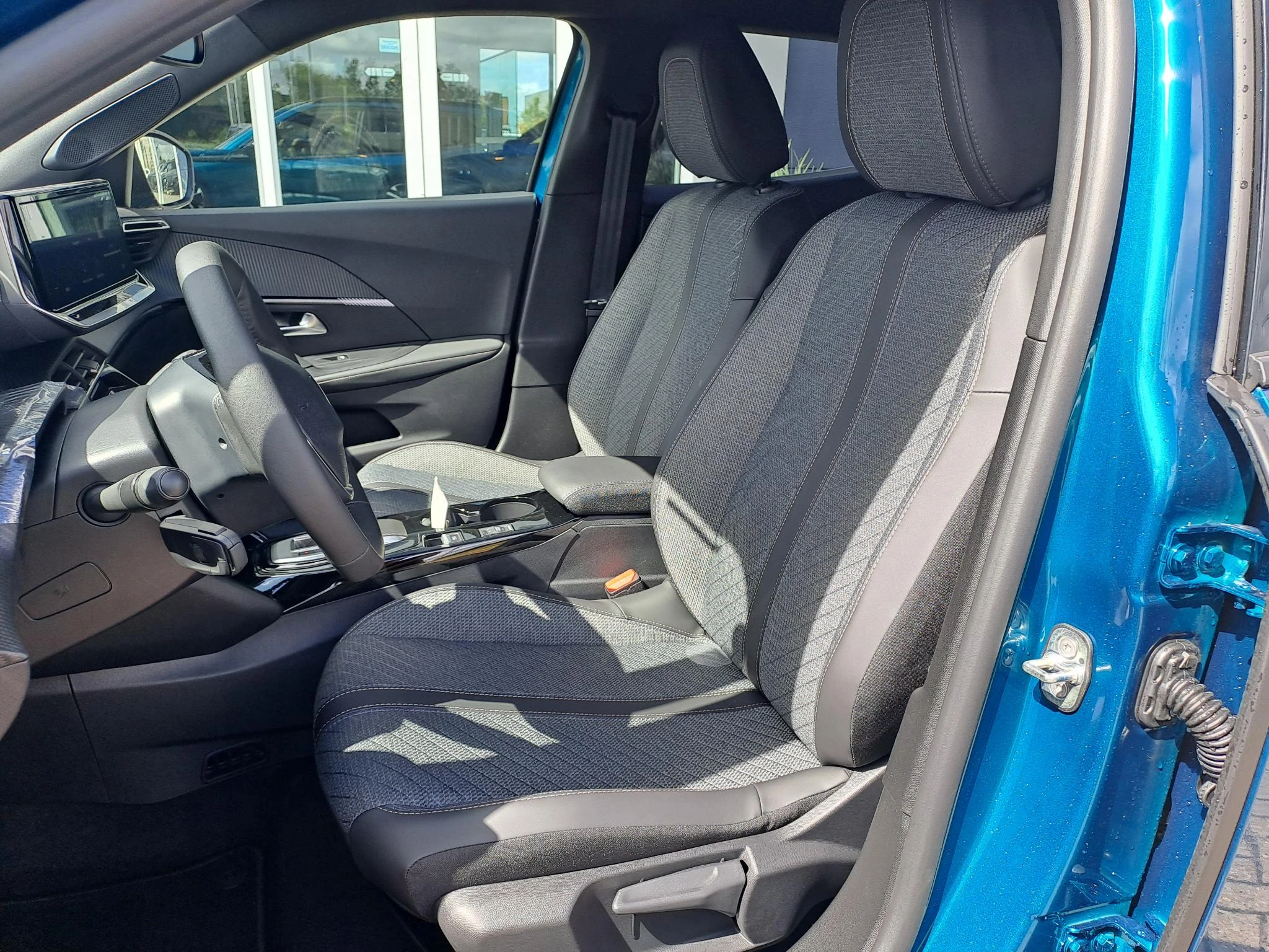 Peugeot-2008-image-1