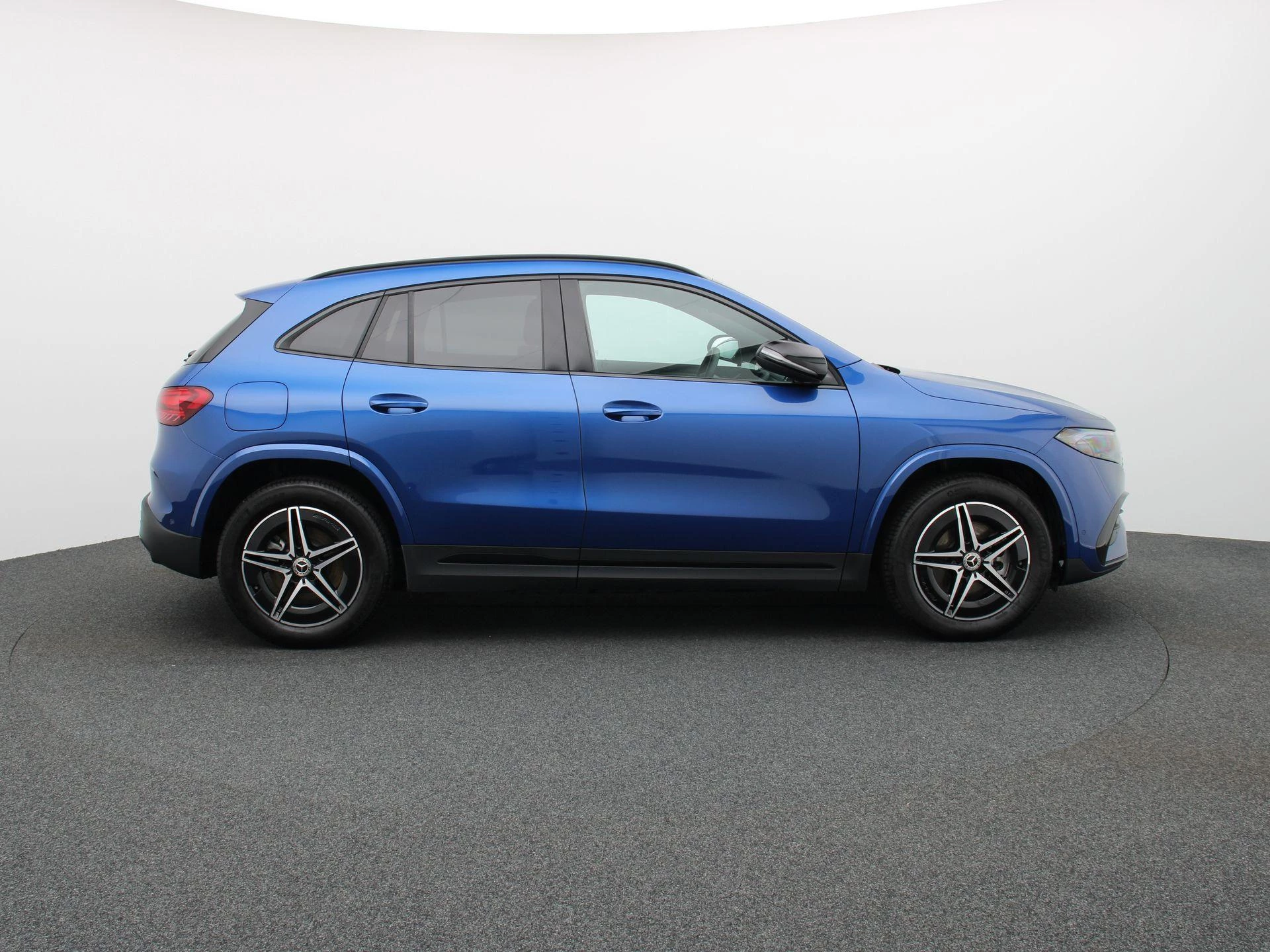 Mercedes-Benz EQA 250+ AMG Line + CARLAY + NIGHTPAKKET + CAMERA +