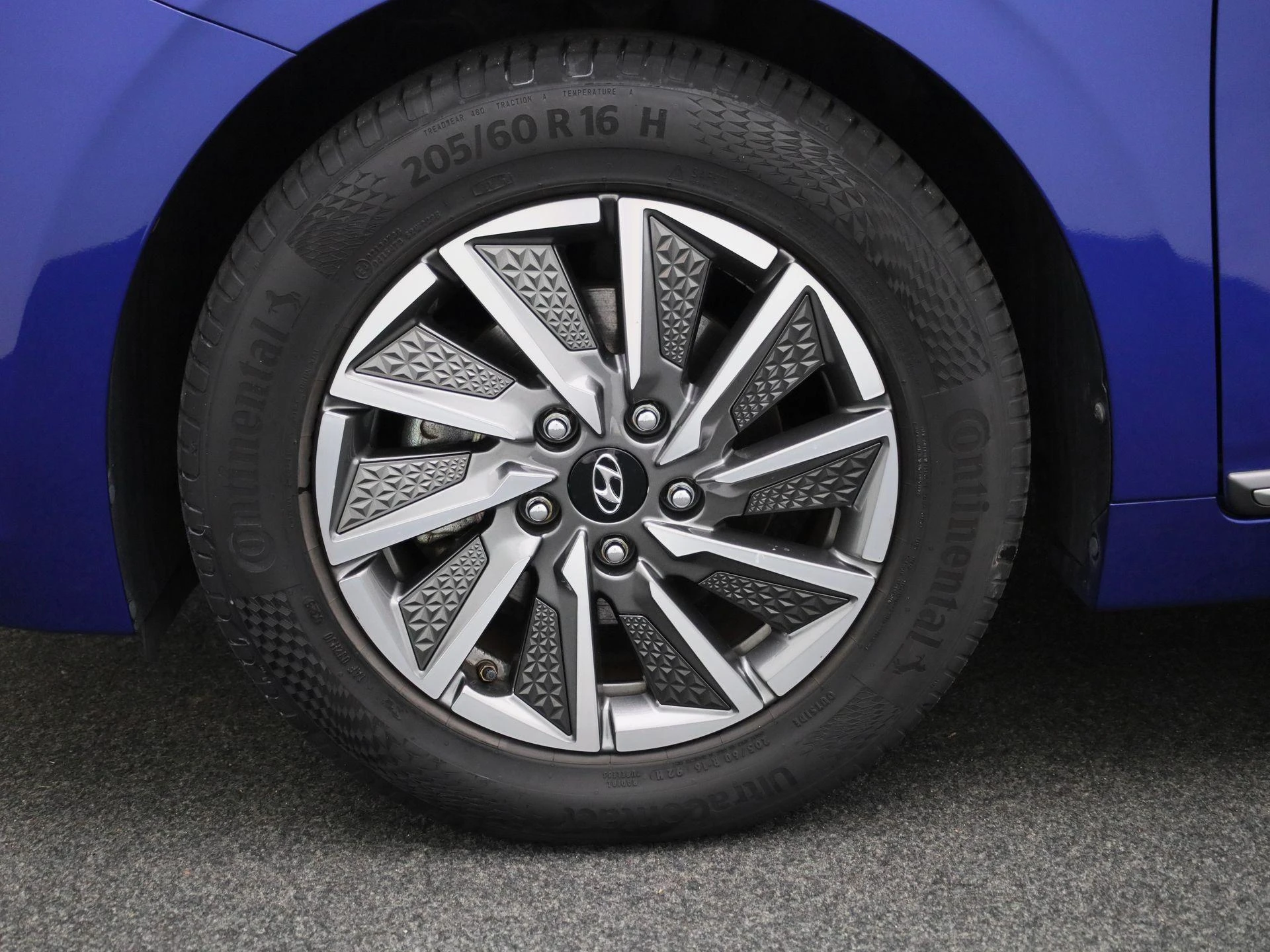 Hyundai-IONIQ-image-13