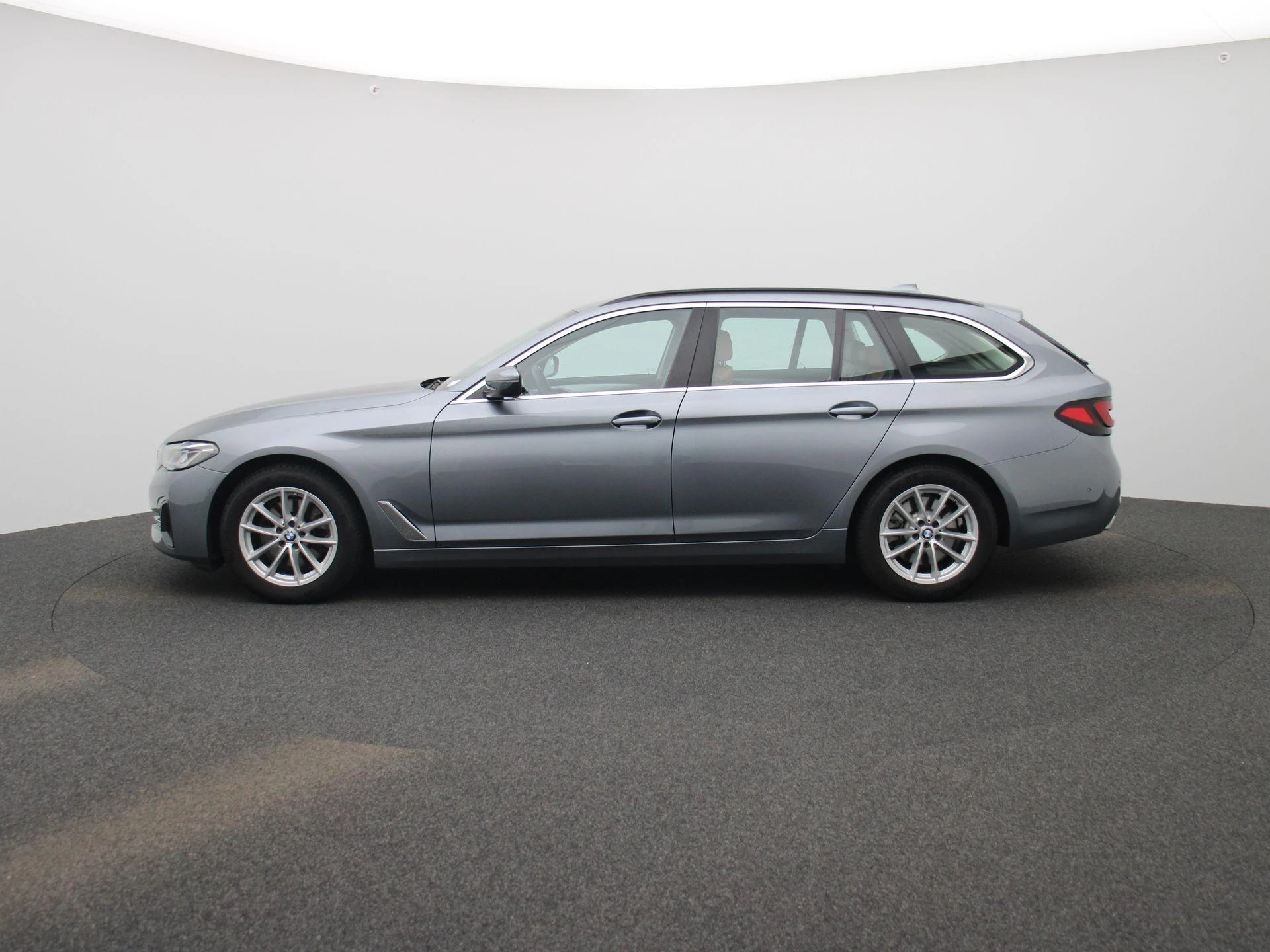 BMW-5 Serie-image-5