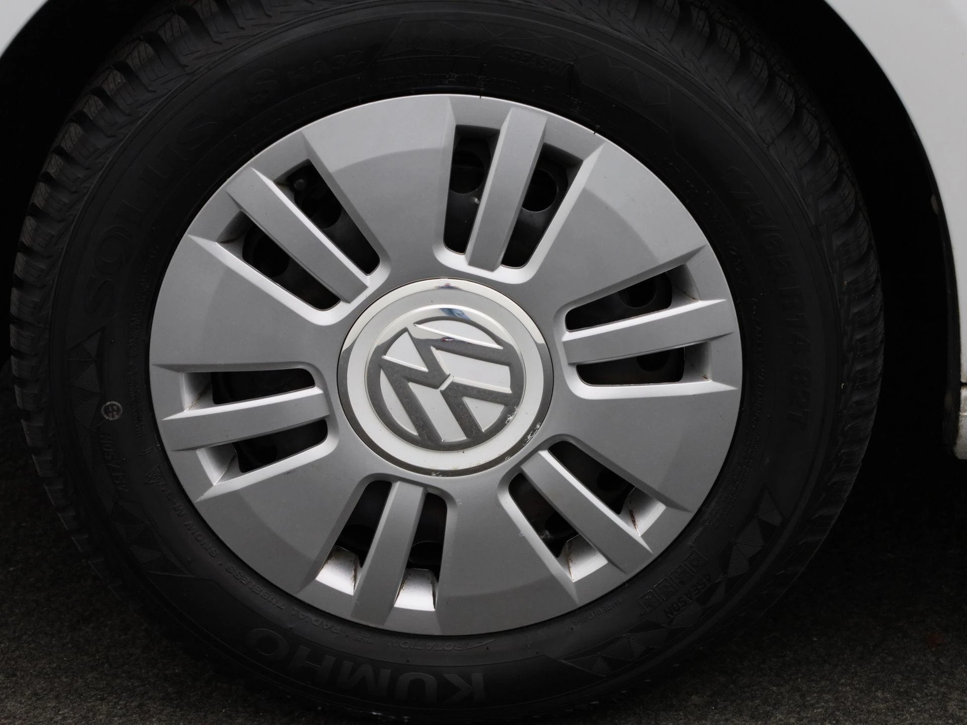 Volkswagen-up!-image-11