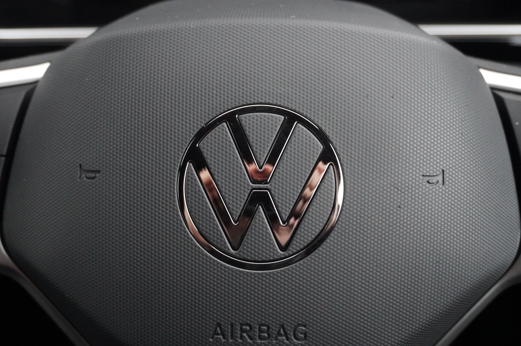 Volkswagen-T-Roc-image-28