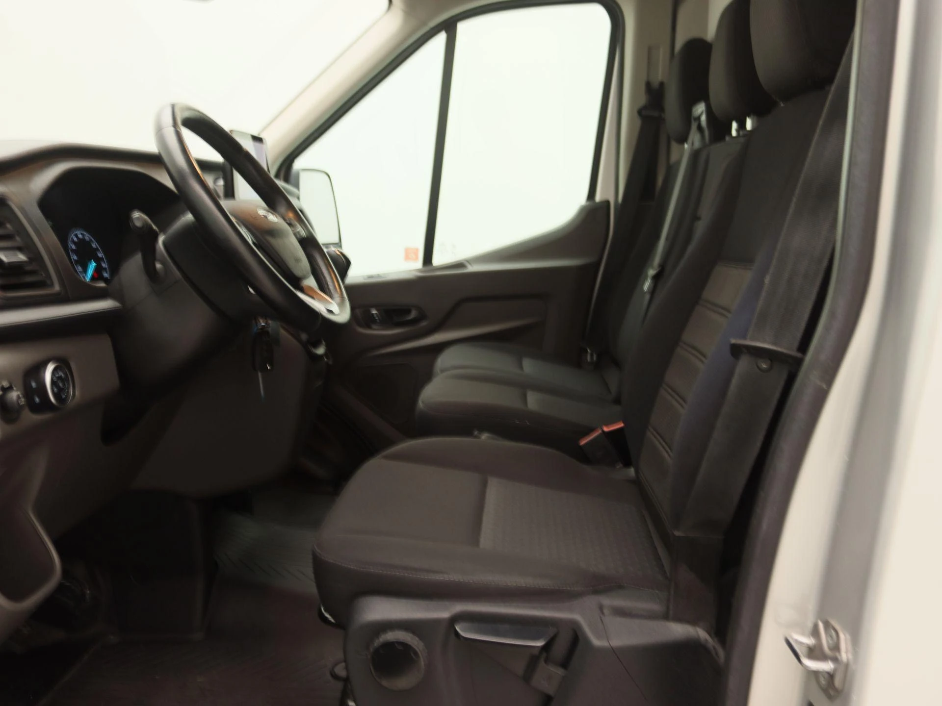 Ford-Transit-image-11