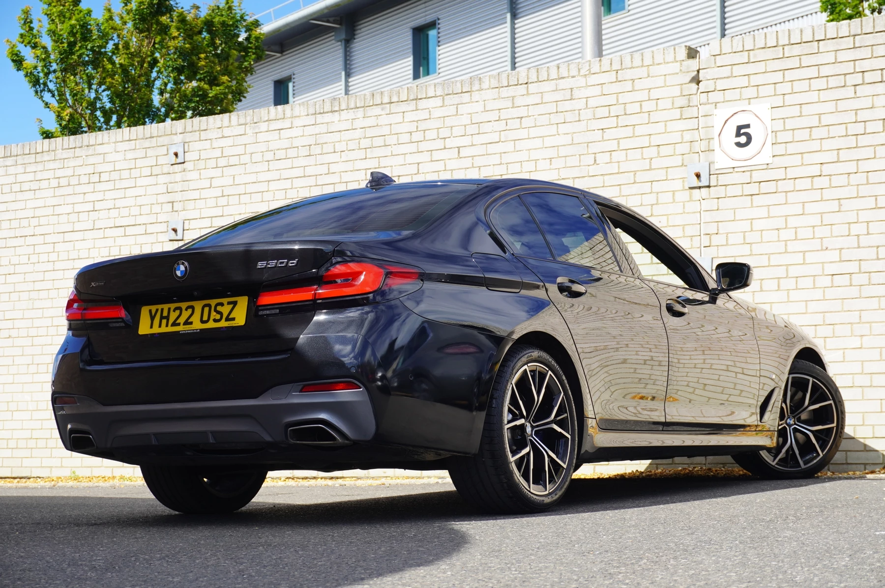 BMW-5 Series-image-15