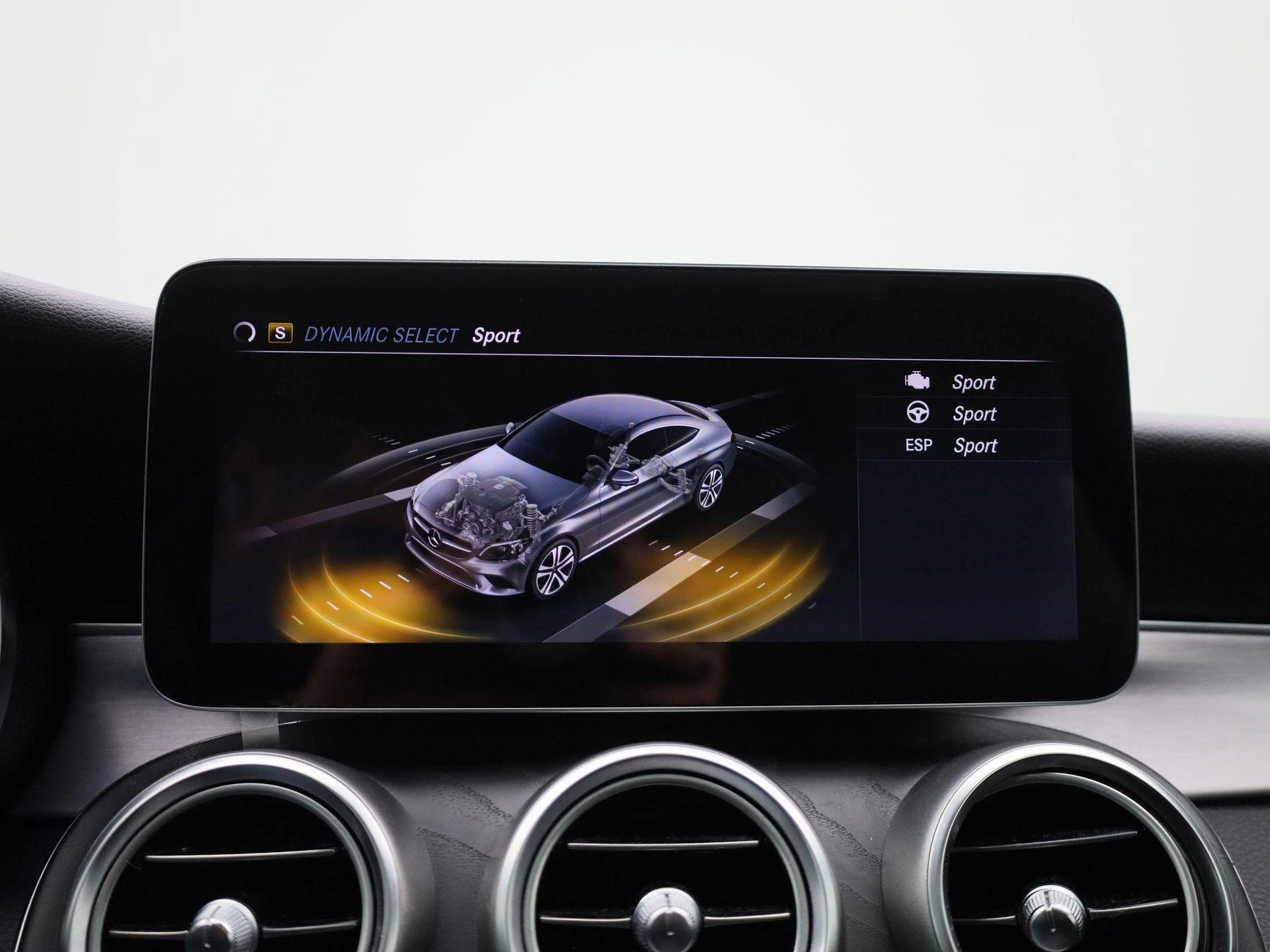 Mercedes-Benz-C-Klasse-image-23