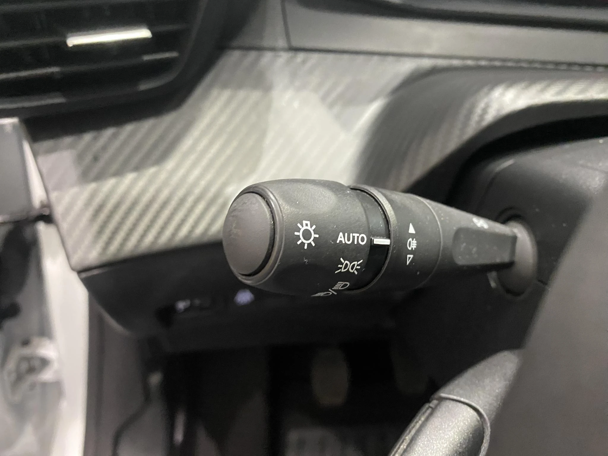 Peugeot-208-image-18