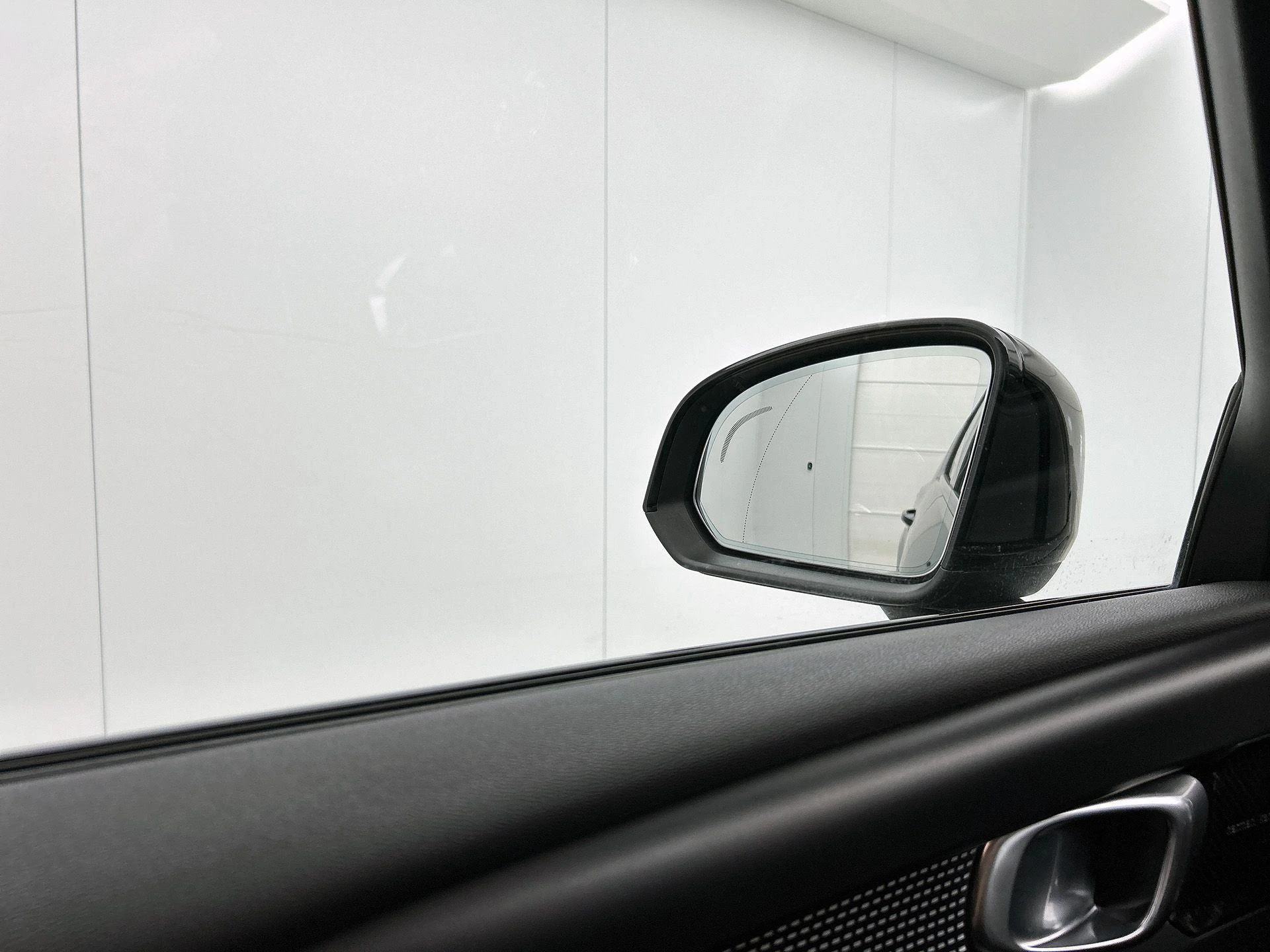 Volvo XC40 Recharge P8 AWD R-Design