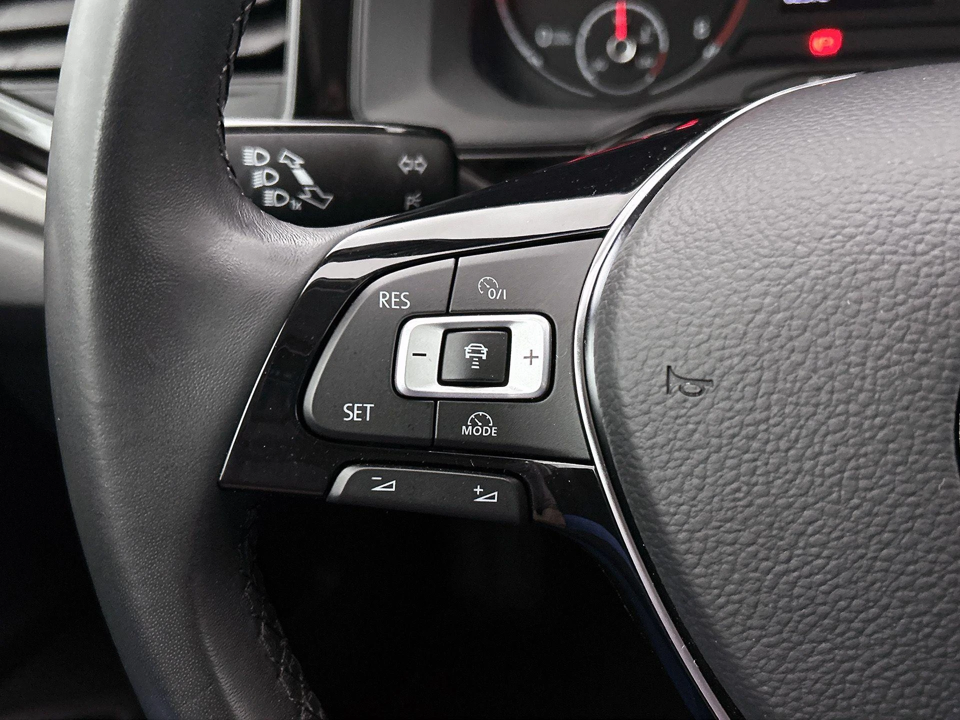 Volkswagen-Polo-image-5
