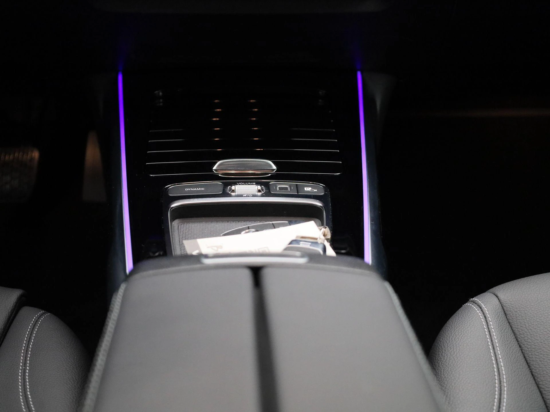 Mercedes-Benz-GLB-image-9