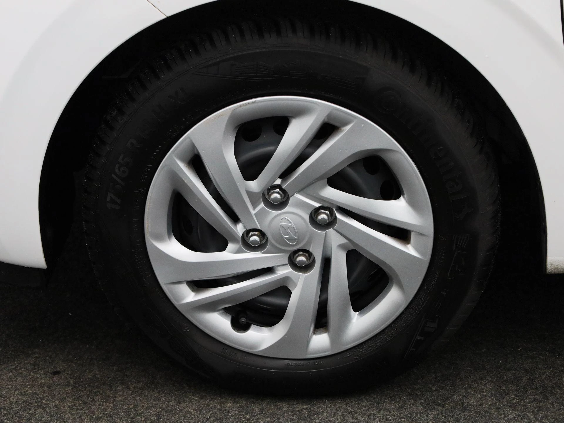 Hyundai i10 - 12