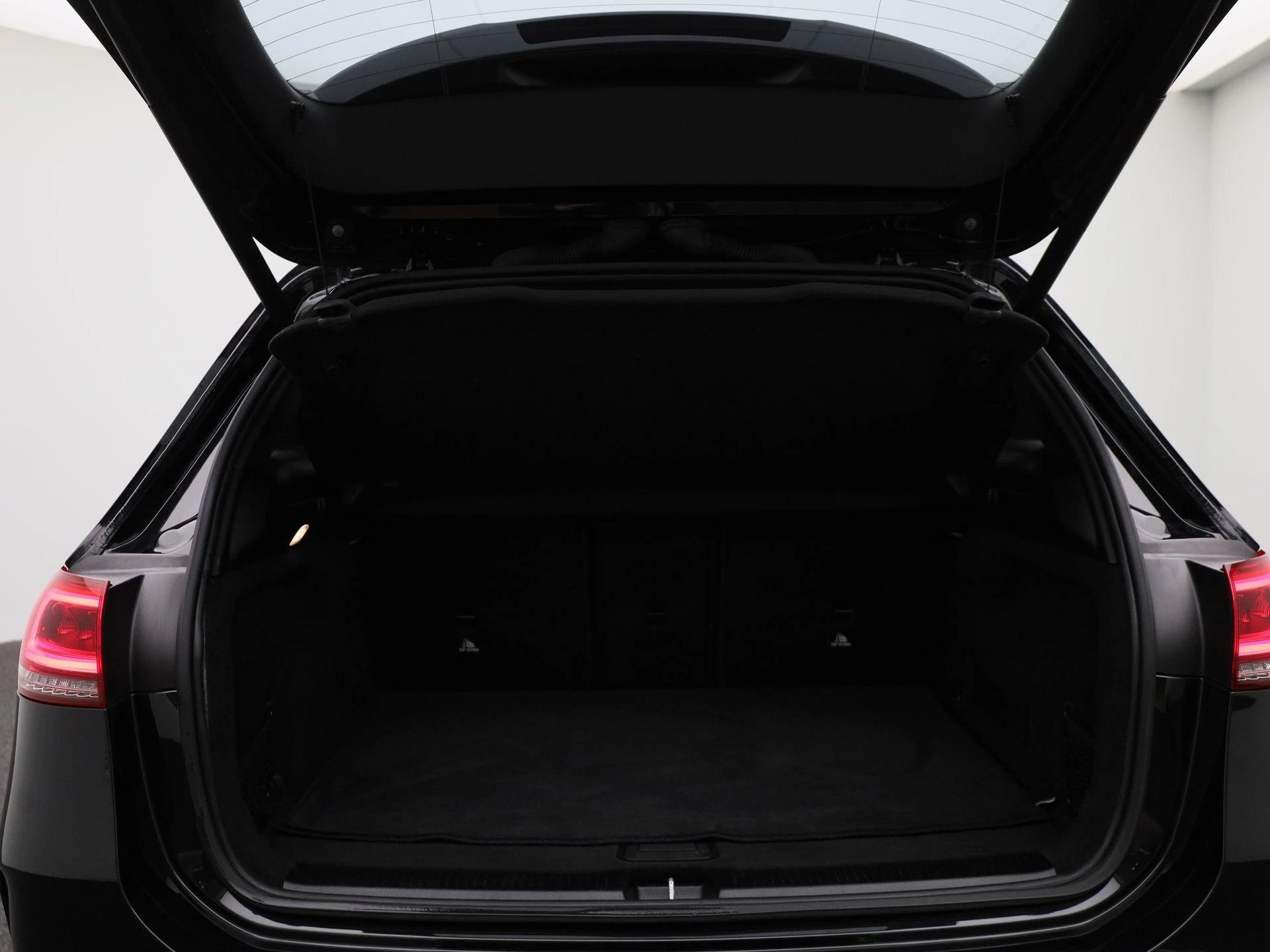 Mercedes-Benz-B-Klasse-image-13