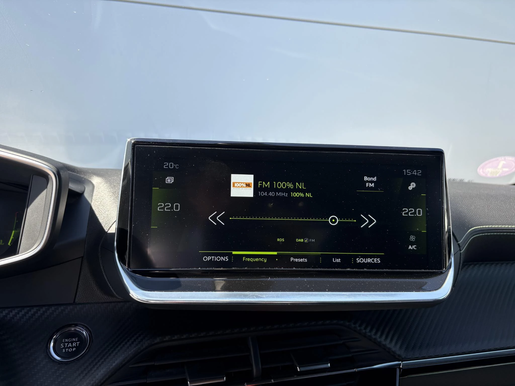 Peugeot-208-image-18