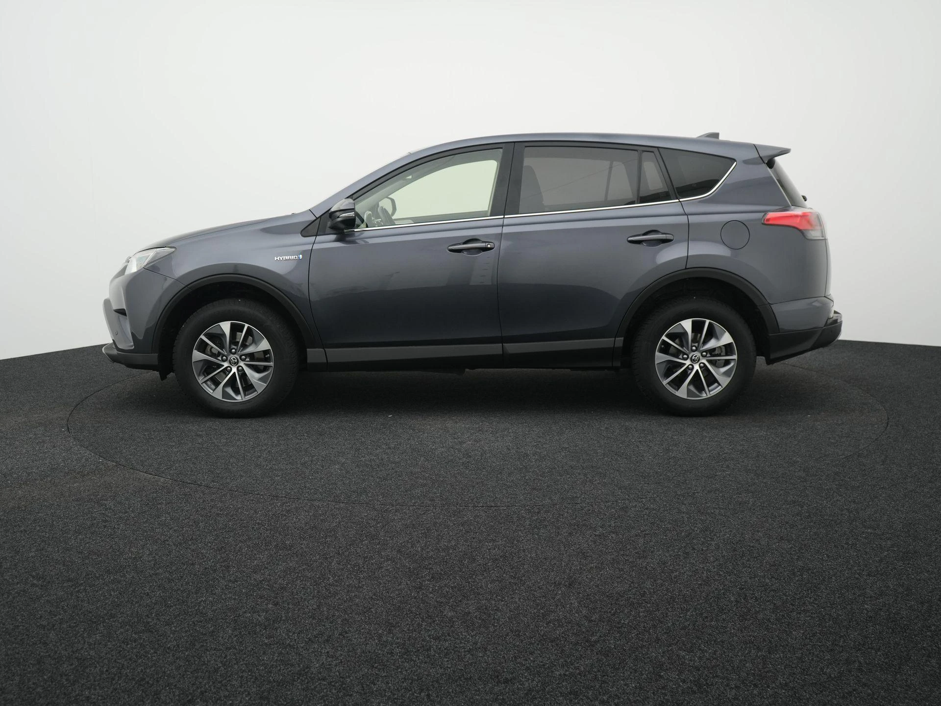 Toyota-RAV4-image-3
