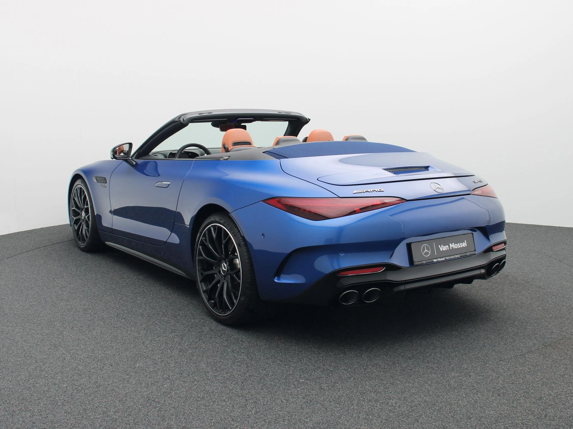 Mercedes-Benz-SL-image-1