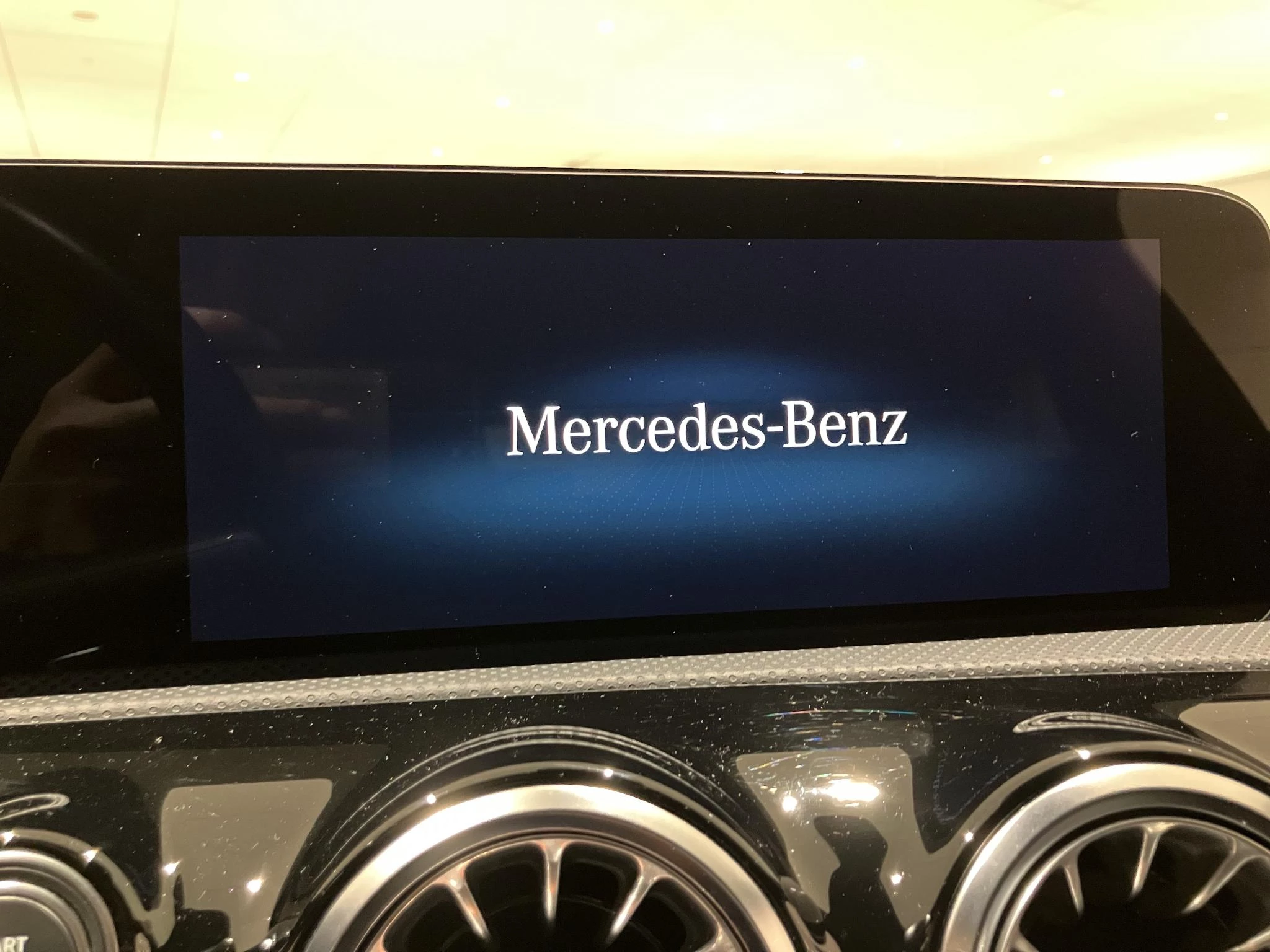 Mercedes-Benz-CLA-image-28