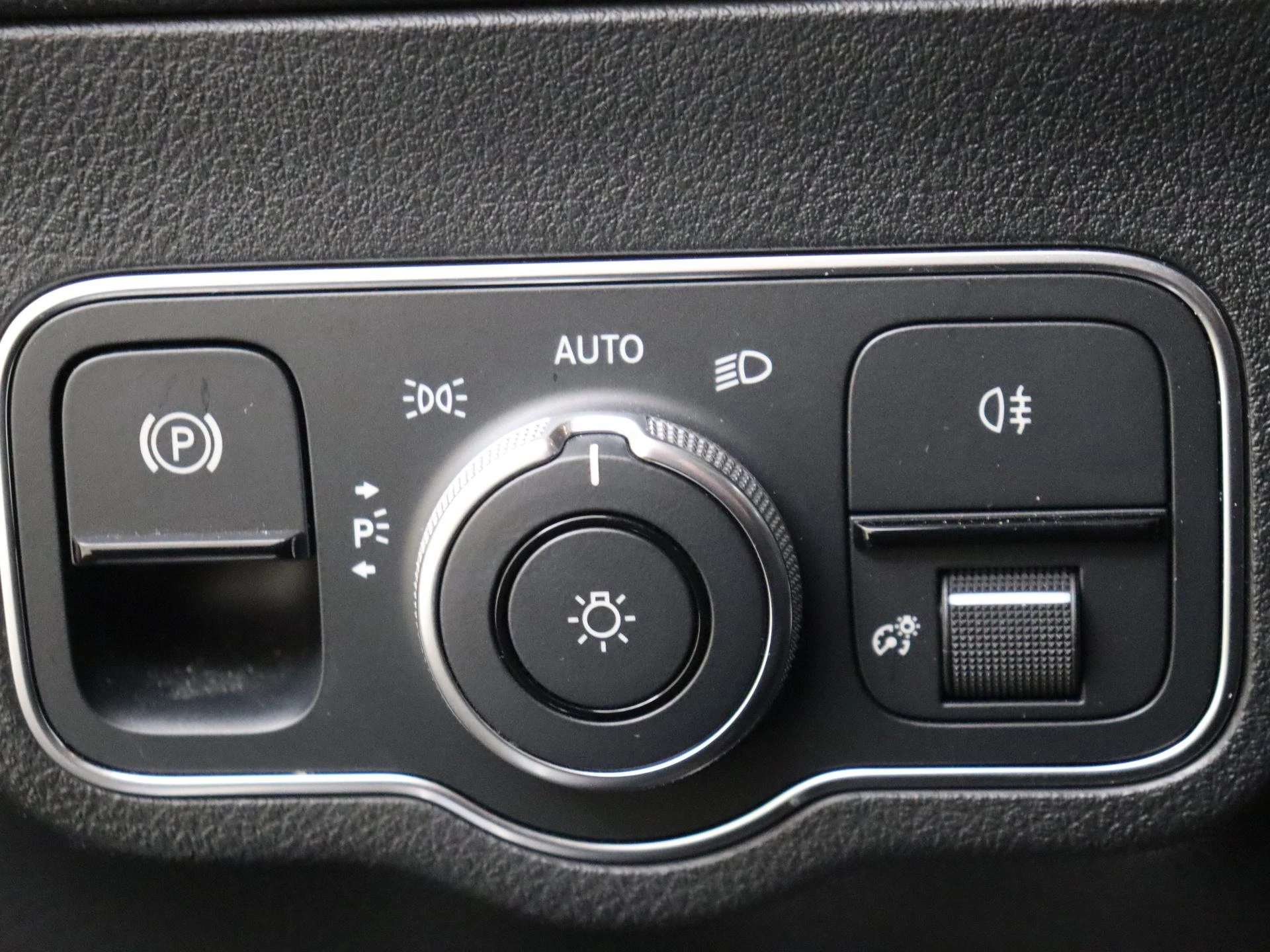 Mercedes-Benz-B-Klasse-image-24