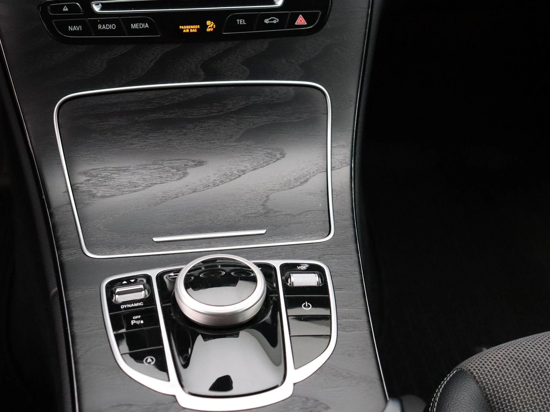 Mercedes-Benz-C-Klasse-image-13