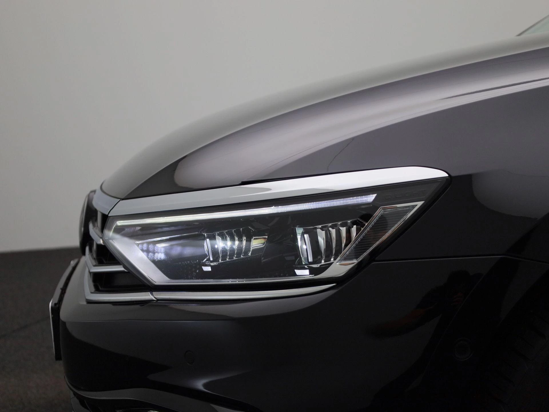 Volkswagen-Passat-image-15