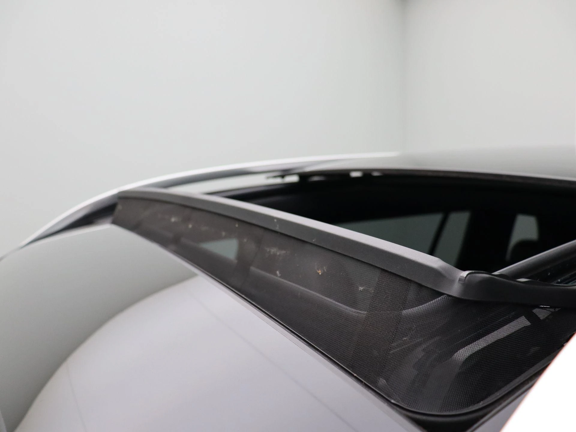 Mercedes-Benz-EQB-image-22