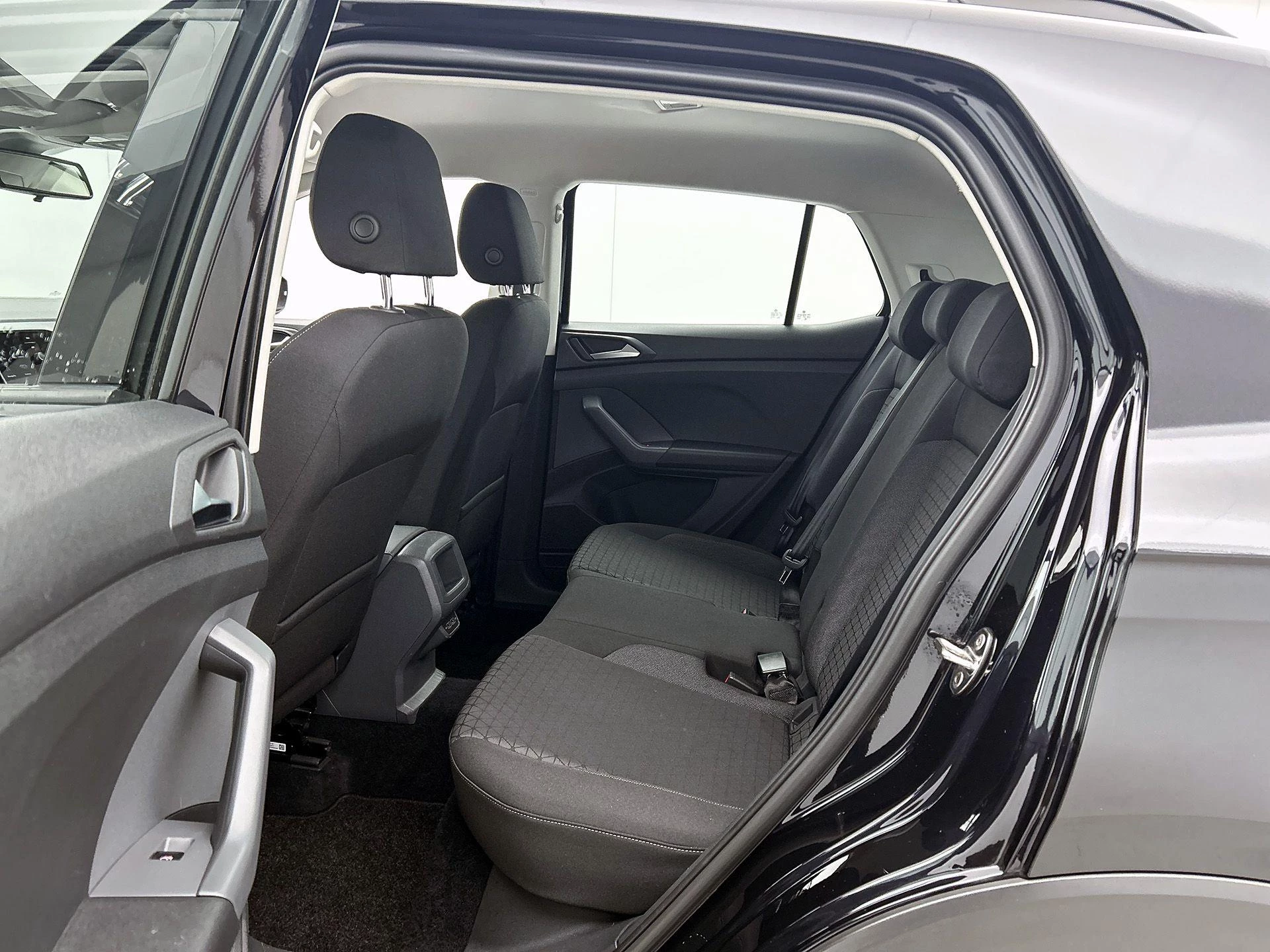 Volkswagen-T-Cross-image-25