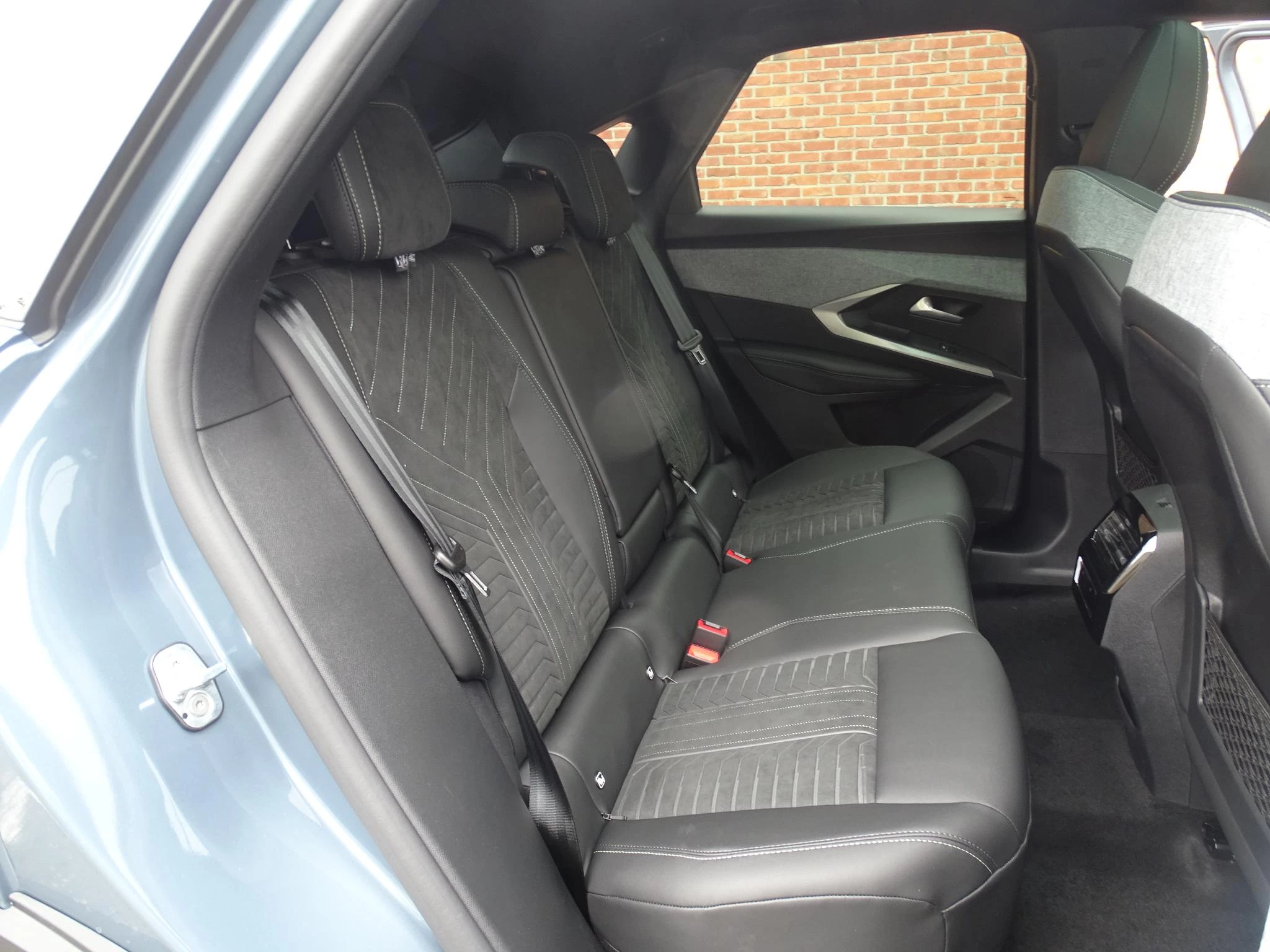 Peugeot 3008 1.2 Hybrid 145 GT+alcantara+pano dak